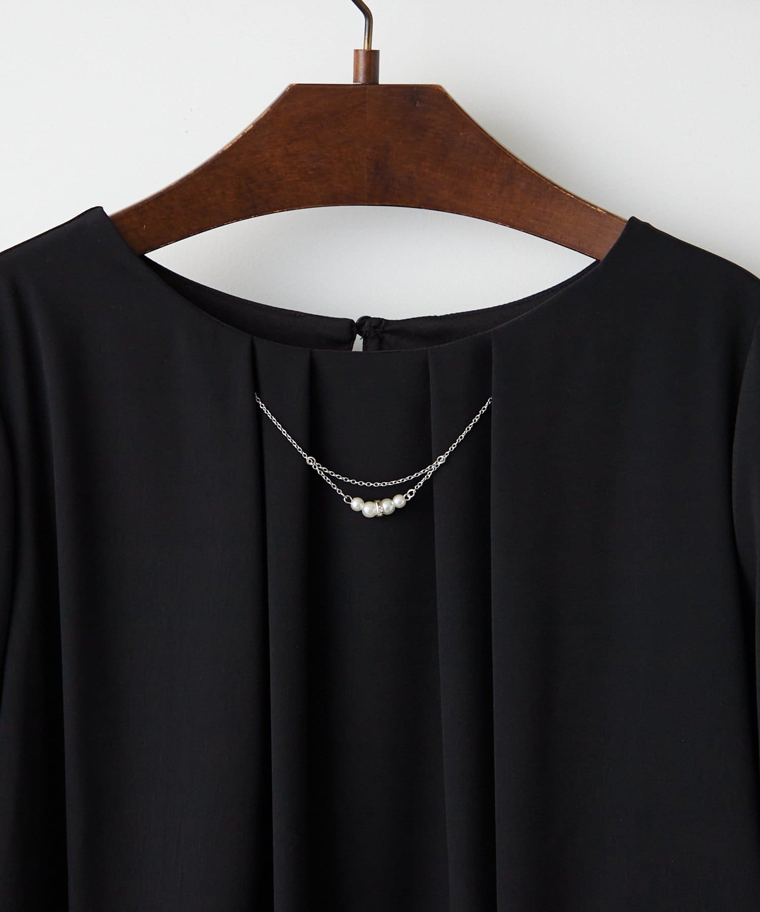 NICE CLAUP / OLIVE des OLIVE OUTLET(ナイスクラップ  / オリーブ デ オリーブ アウトレット) 【OUTLET限定】【continuer】チャーム付裾バルーンブラウス