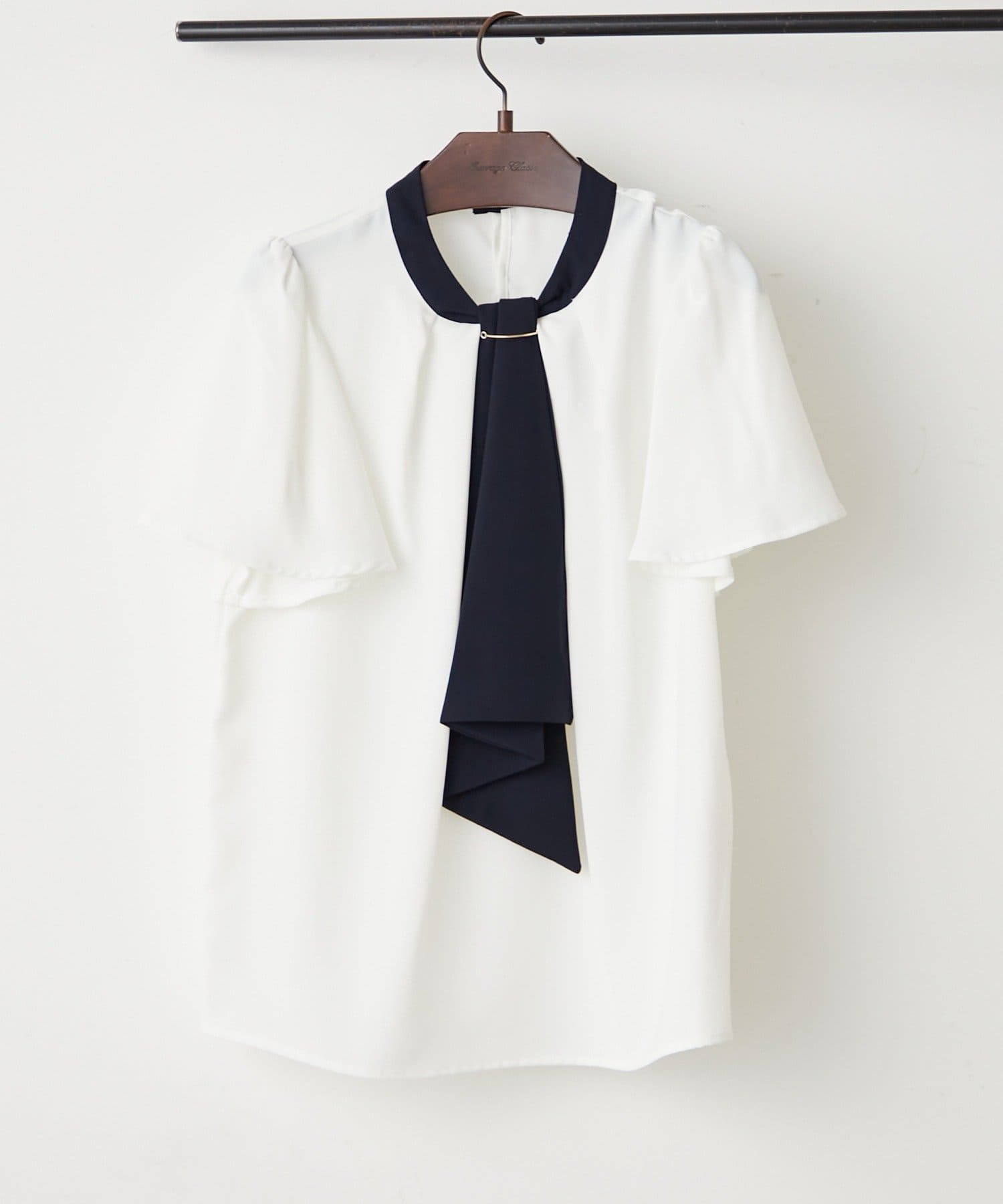 NICE CLAUP / OLIVE des OLIVE OUTLET(ナイスクラップ  / オリーブ デ オリーブ アウトレット) 【OUTLET限定】【continuer】襟ぐりチャーム付ボウタイブラウス