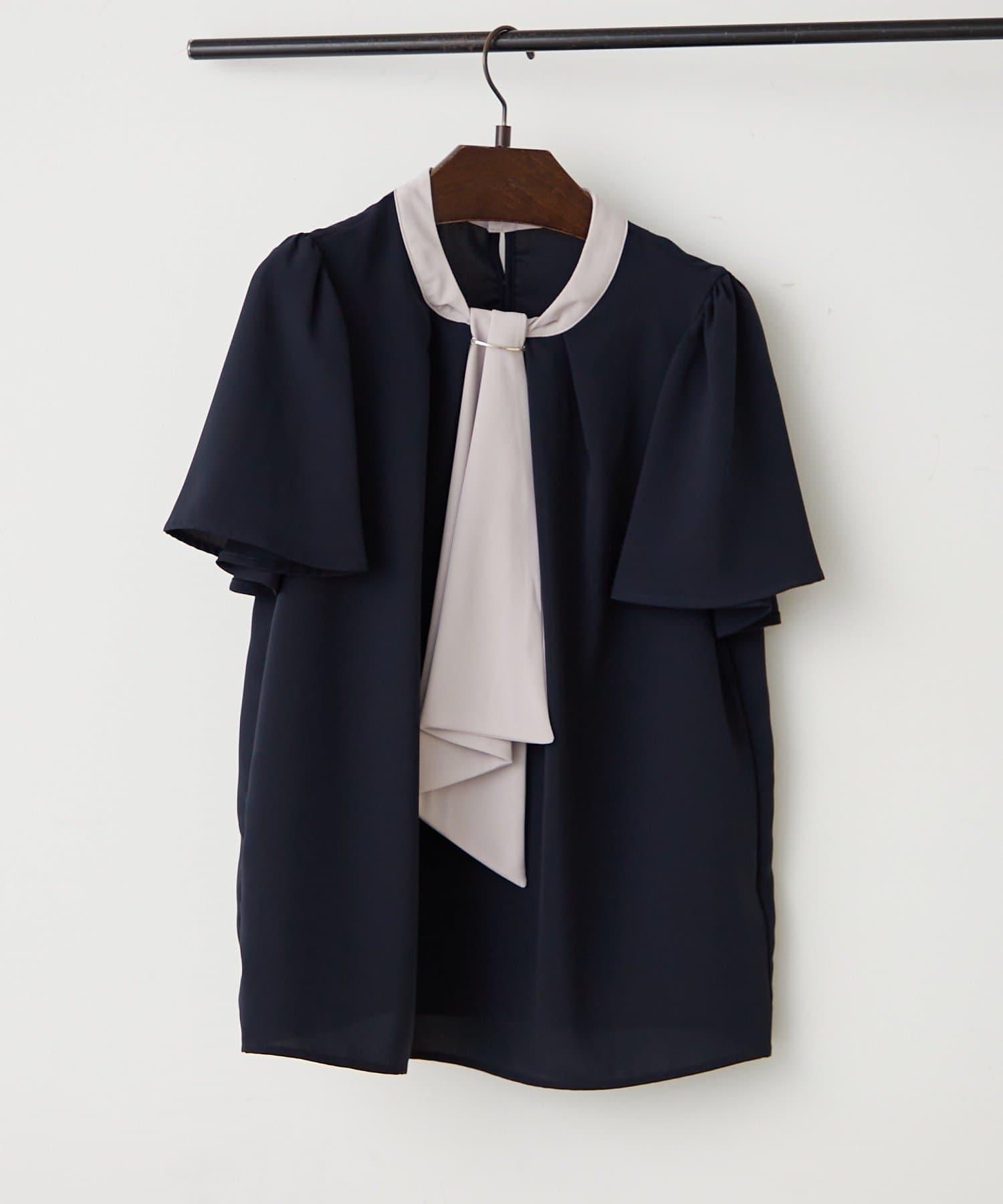 NICE CLAUP / OLIVE des OLIVE OUTLET(ナイスクラップ  / オリーブ デ オリーブ アウトレット) 【OUTLET限定】【continuer】襟ぐりチャーム付ボウタイブラウス