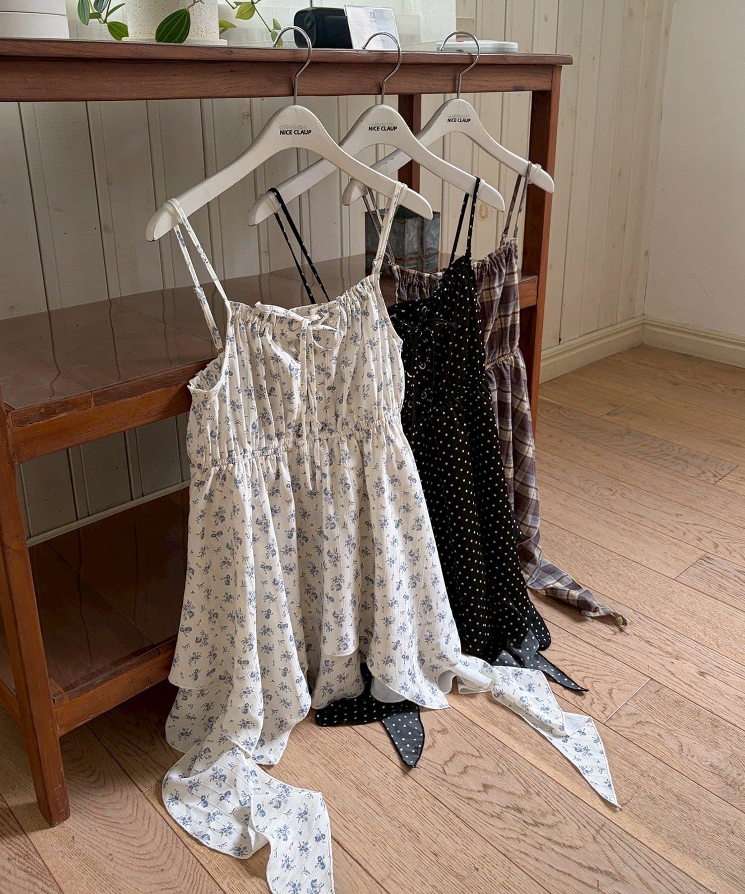 NICE CLAUP / OLIVE des OLIVE OUTLET(ナイスクラップ  / オリーブ デ オリーブ アウトレット) 【continuer】レースアップキャミチュニック