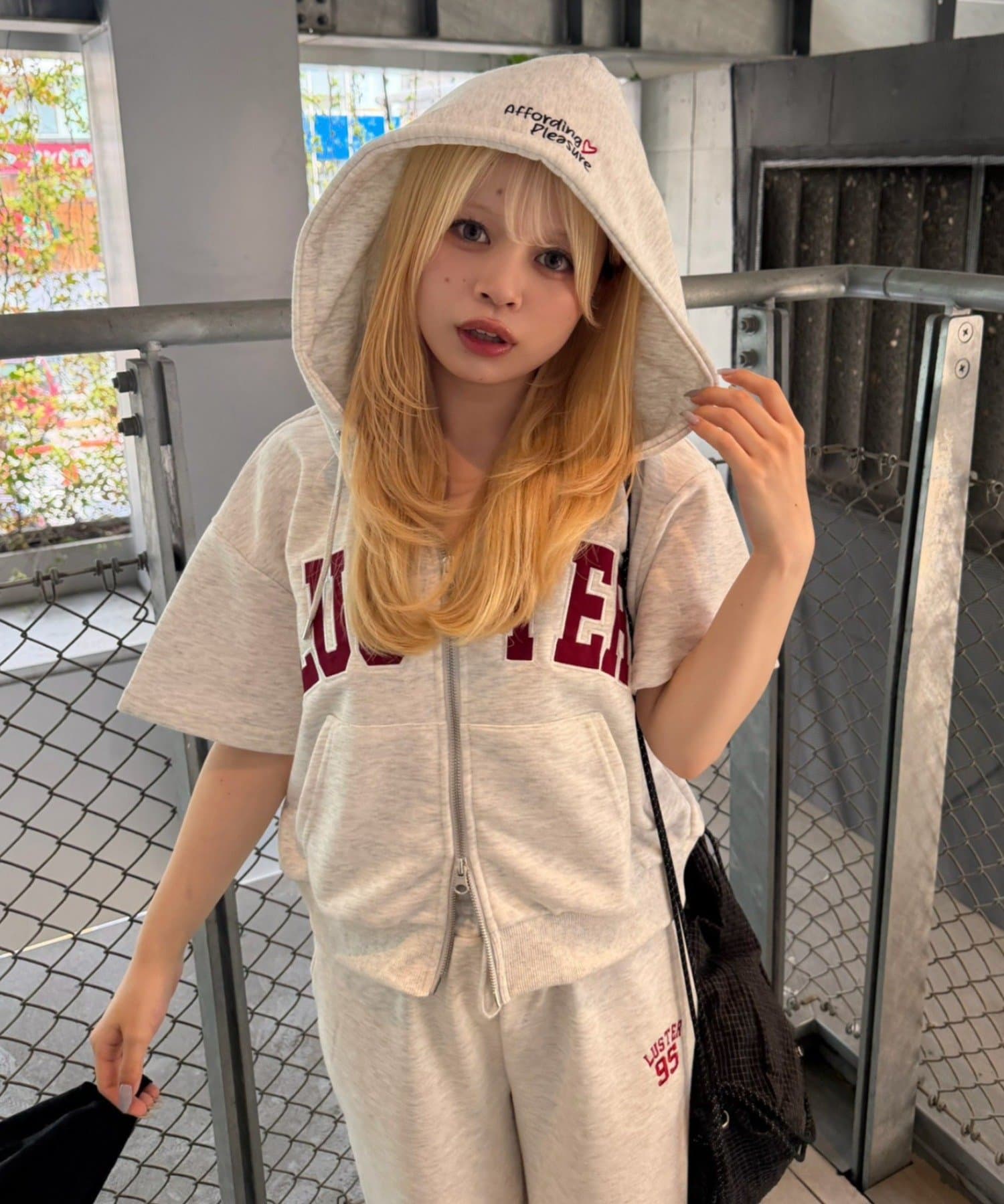 NICE CLAUP / OLIVE des OLIVE OUTLET(ナイスクラップ  / オリーブ デ オリーブ アウトレット) 【ANOTHER BRANCH】BIGロゴパーカー空港セットアップ