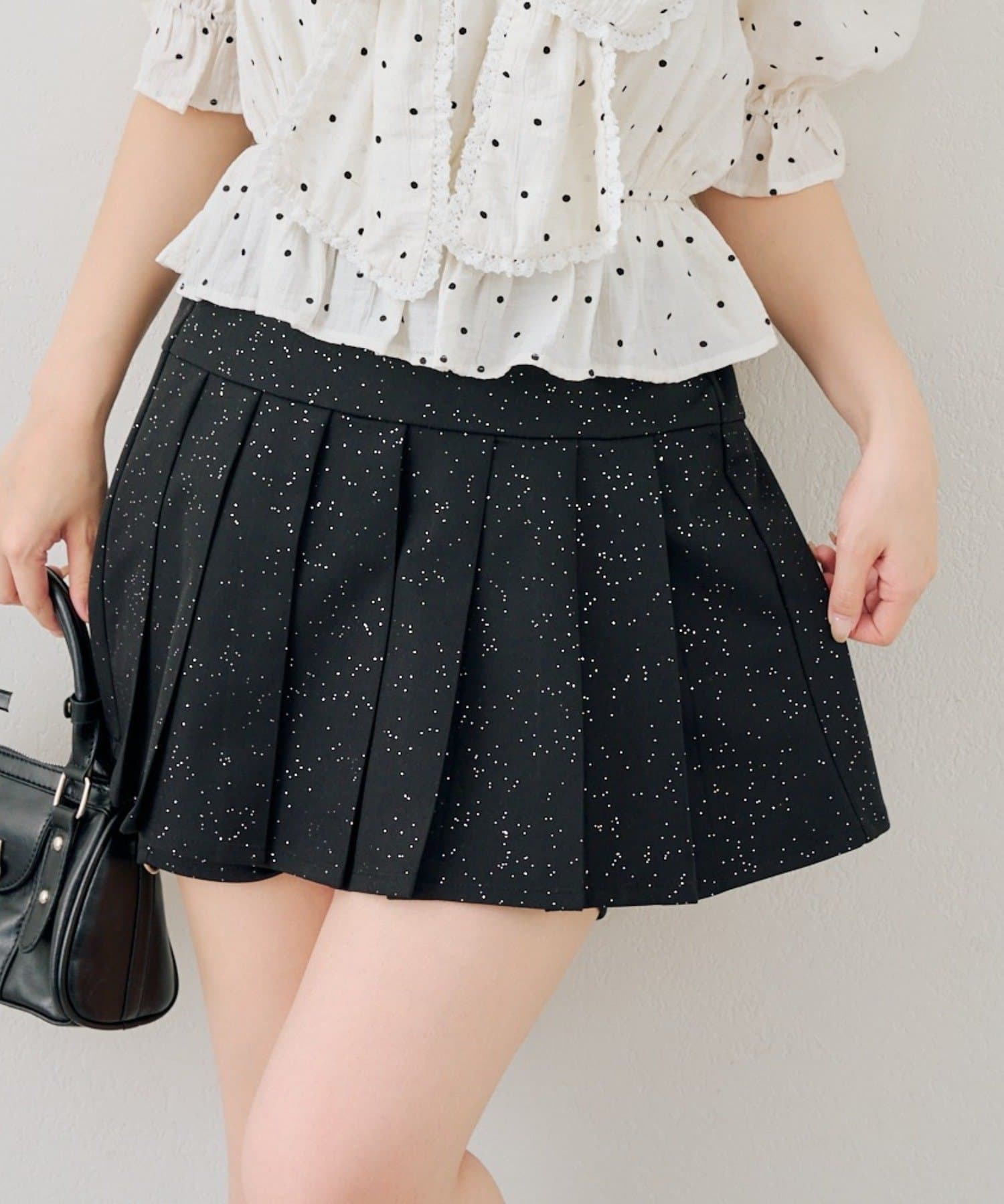 NICE CLAUP / OLIVE des OLIVE OUTLET(ナイスクラップ  / オリーブ デ オリーブ アウトレット) 【ANOTHER BRANCH】キラキラプリーツスカパン