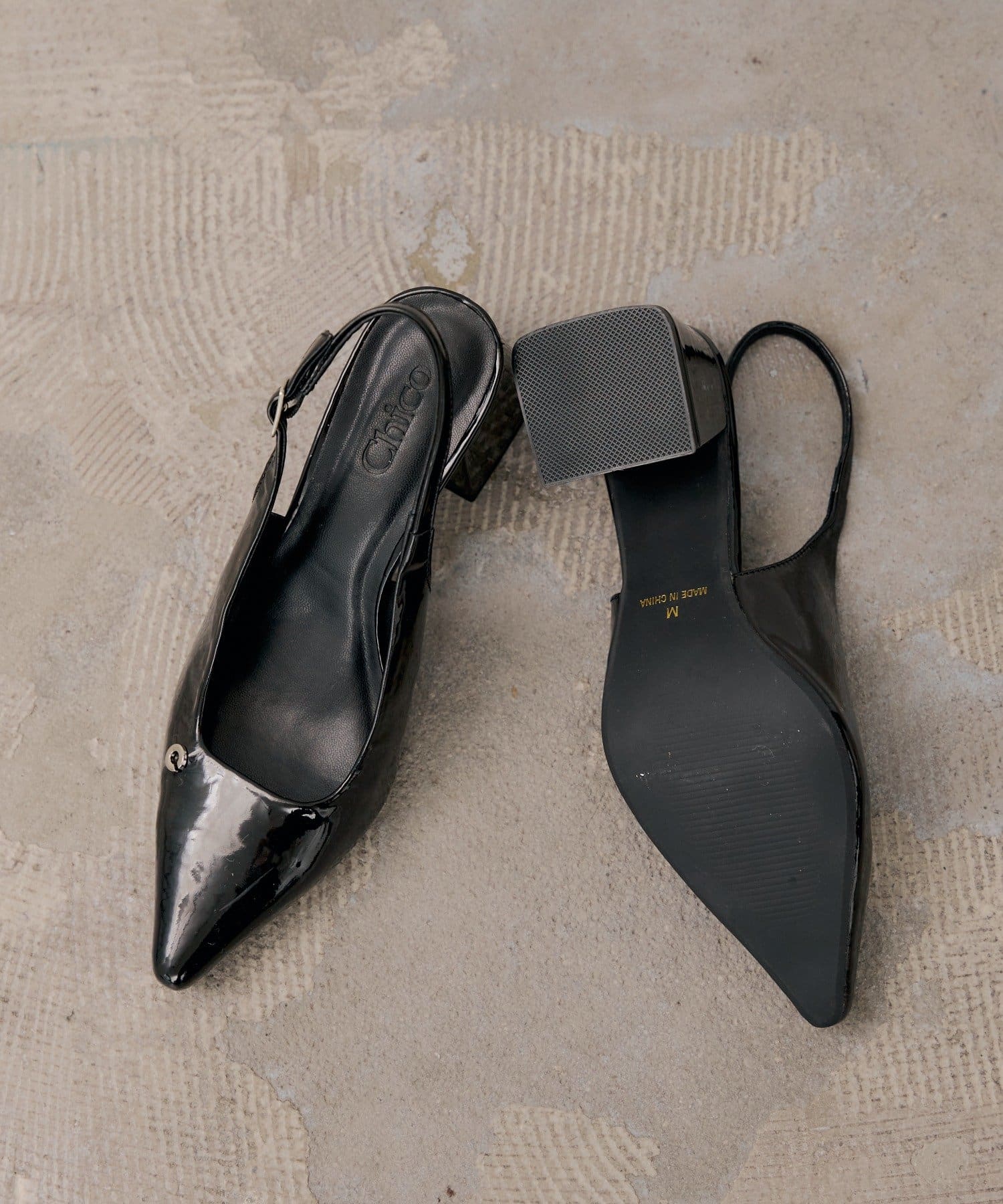 Chico(チコ) チャーム付きブロックヒールミュール