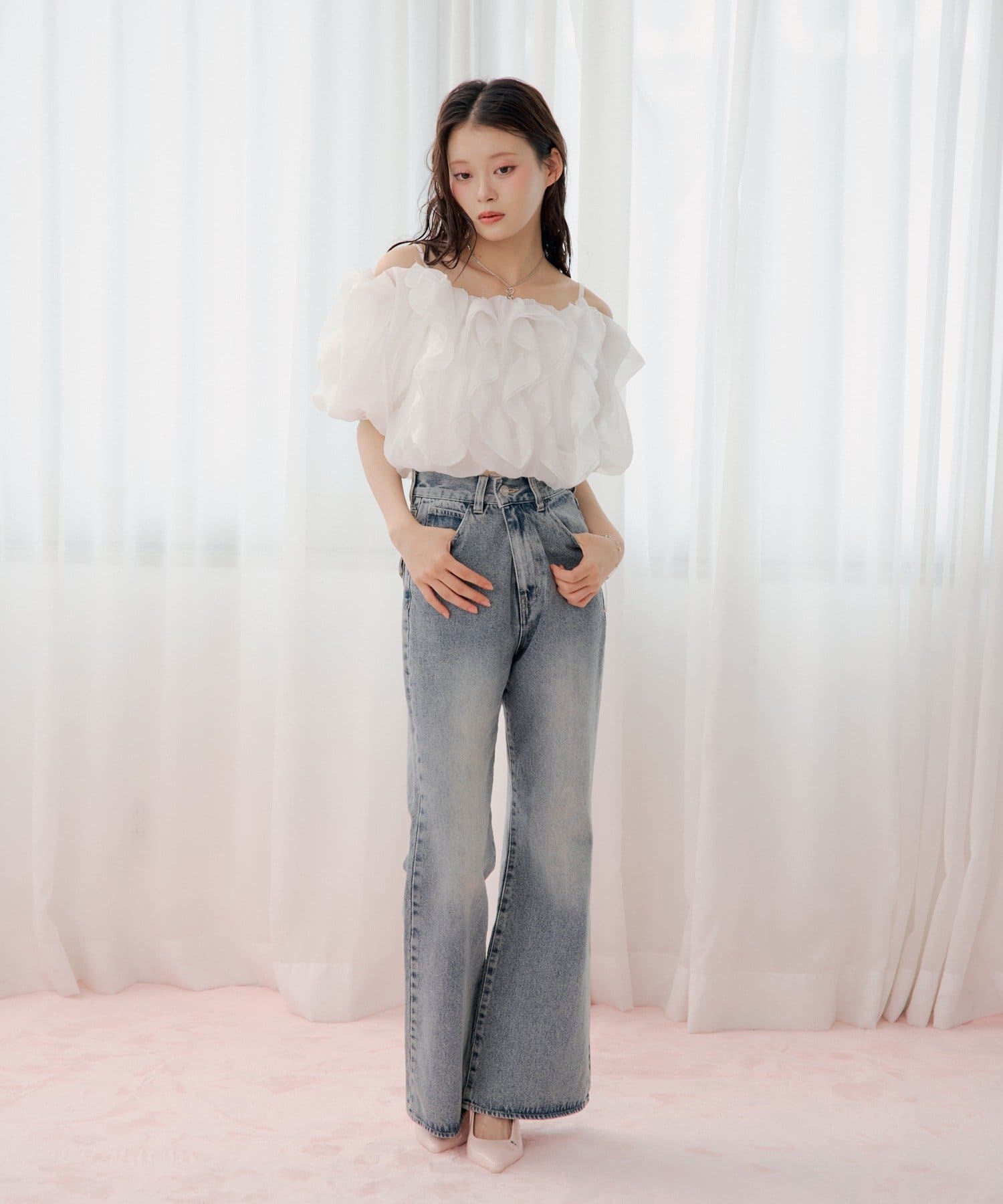 Chico(チコ) ロゴ刺繍フレアデニム