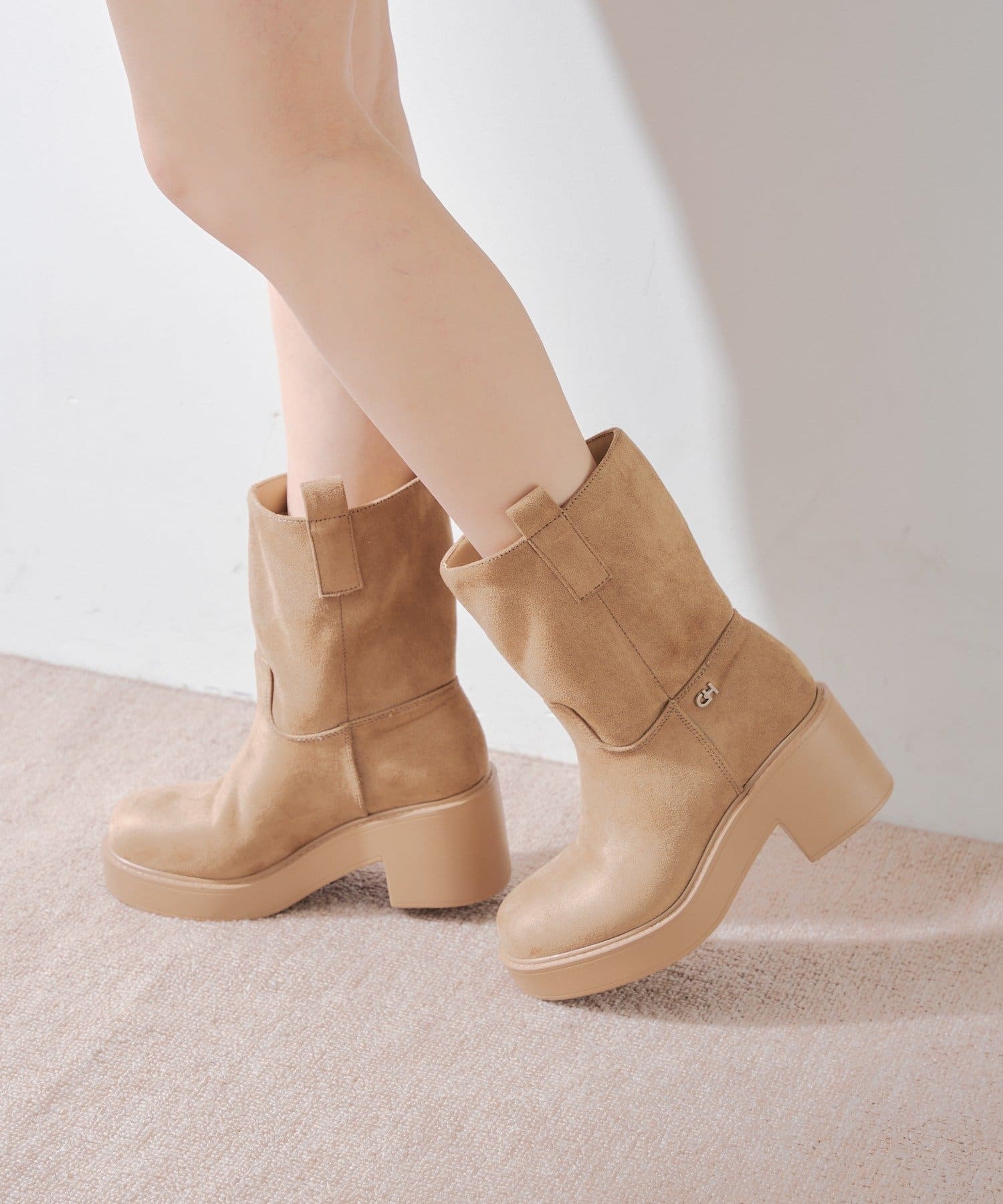 Chico(チコ) チャーム付きミドルブーツ