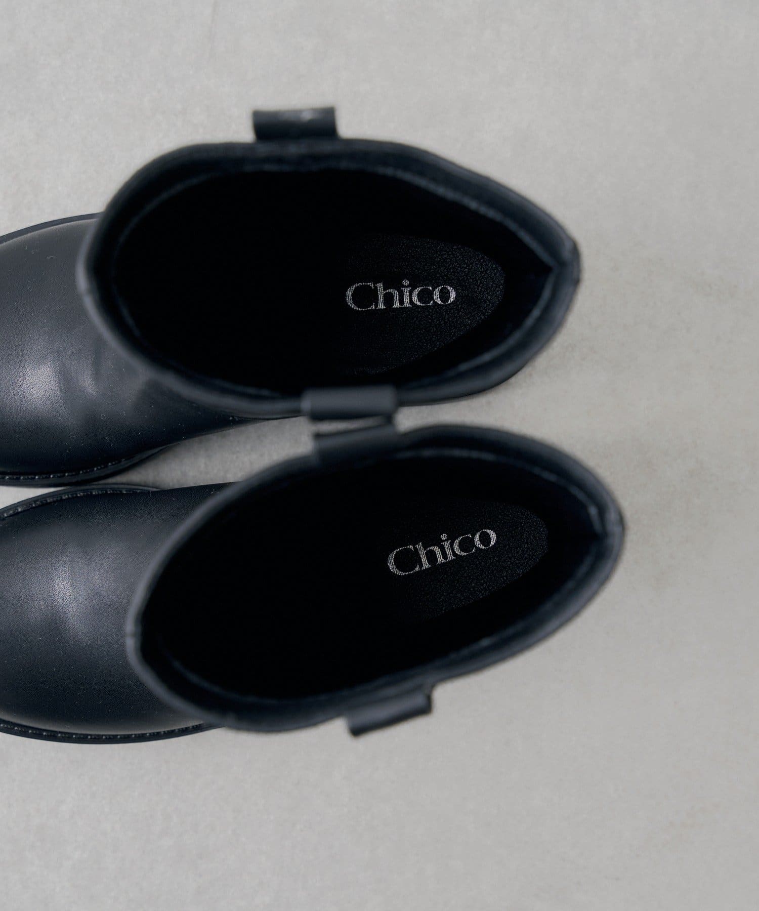 Chico(チコ) チャーム付きミドルブーツ