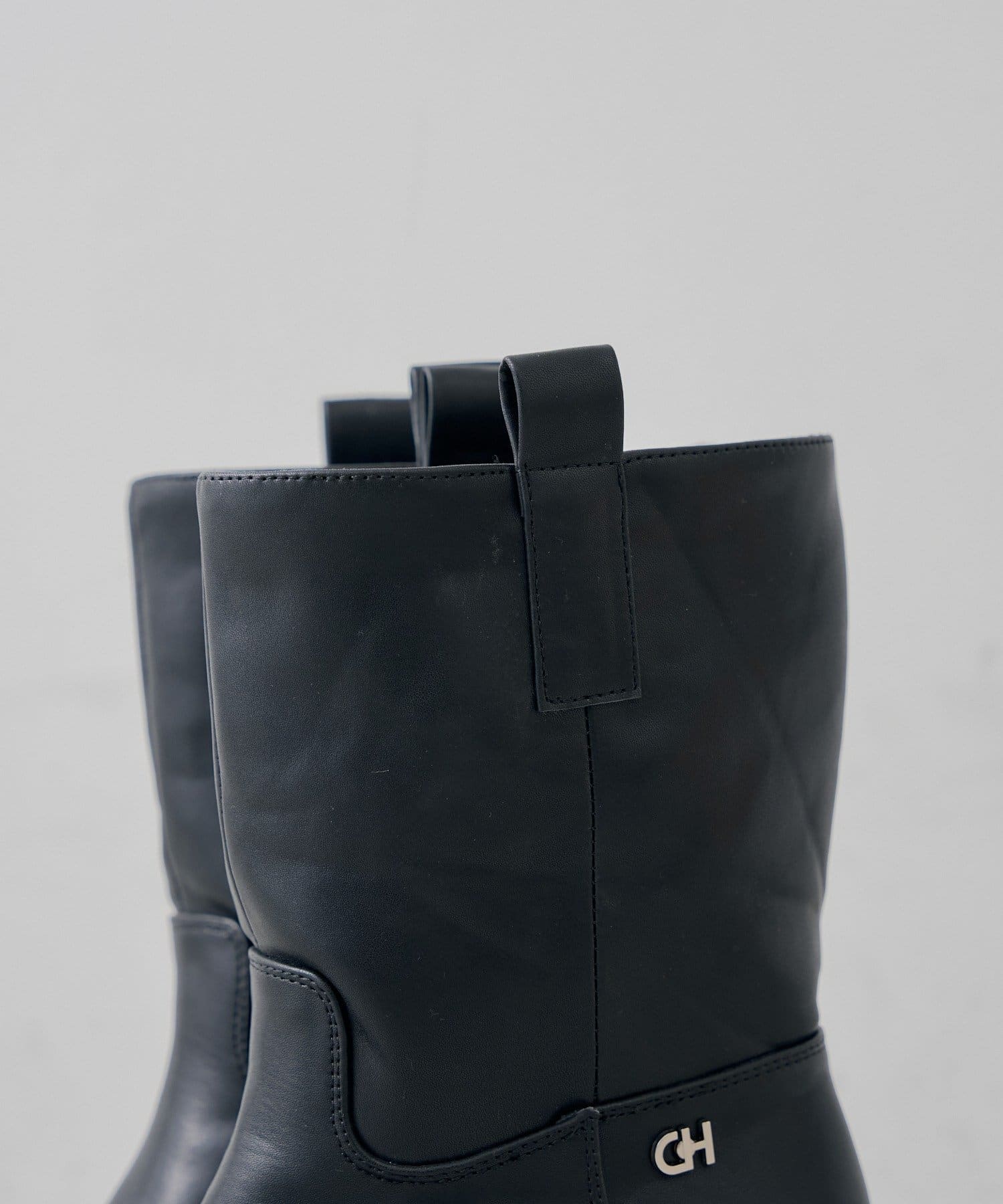 Chico(チコ) チャーム付きミドルブーツ