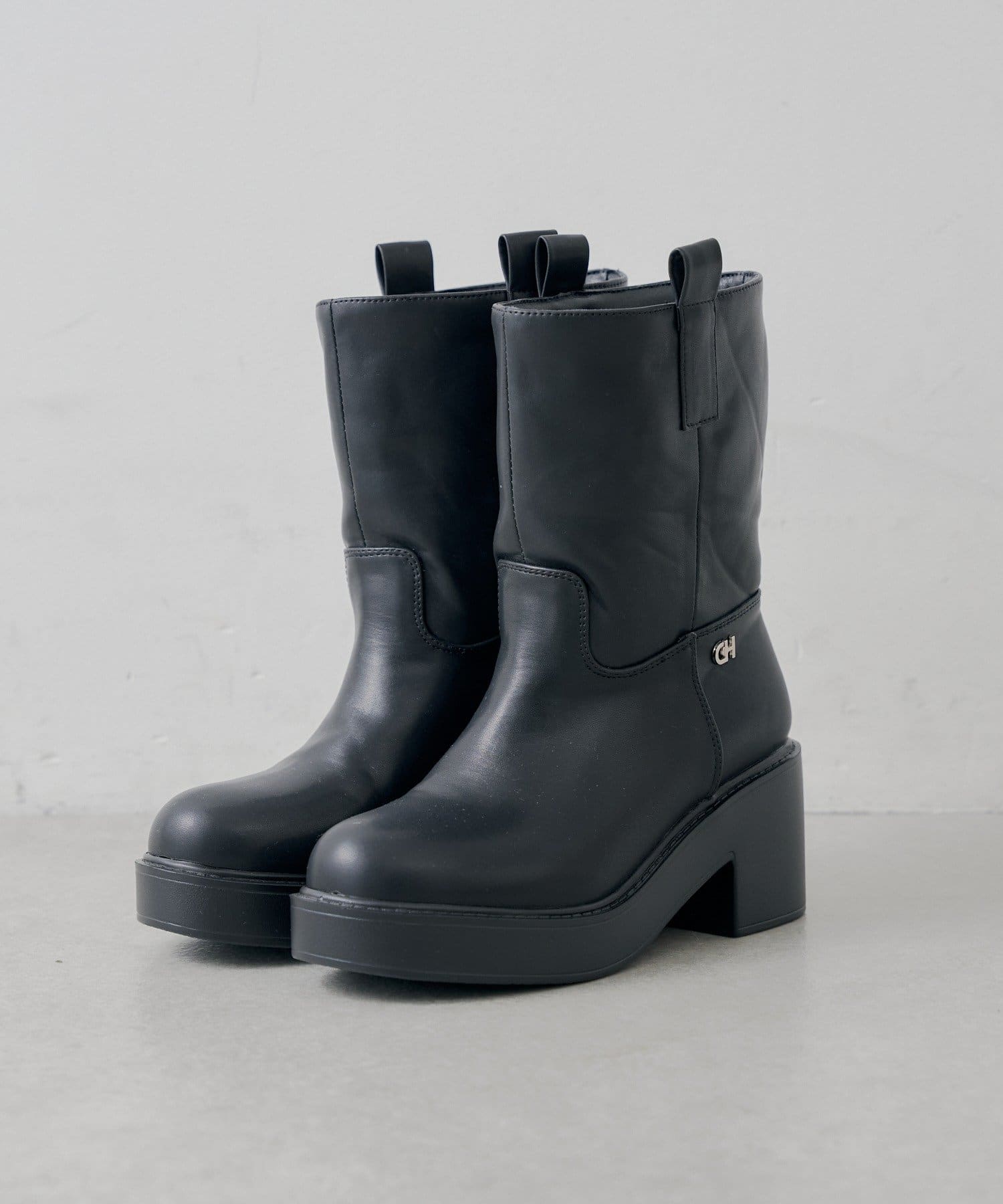 Chico(チコ) チャーム付きミドルブーツ