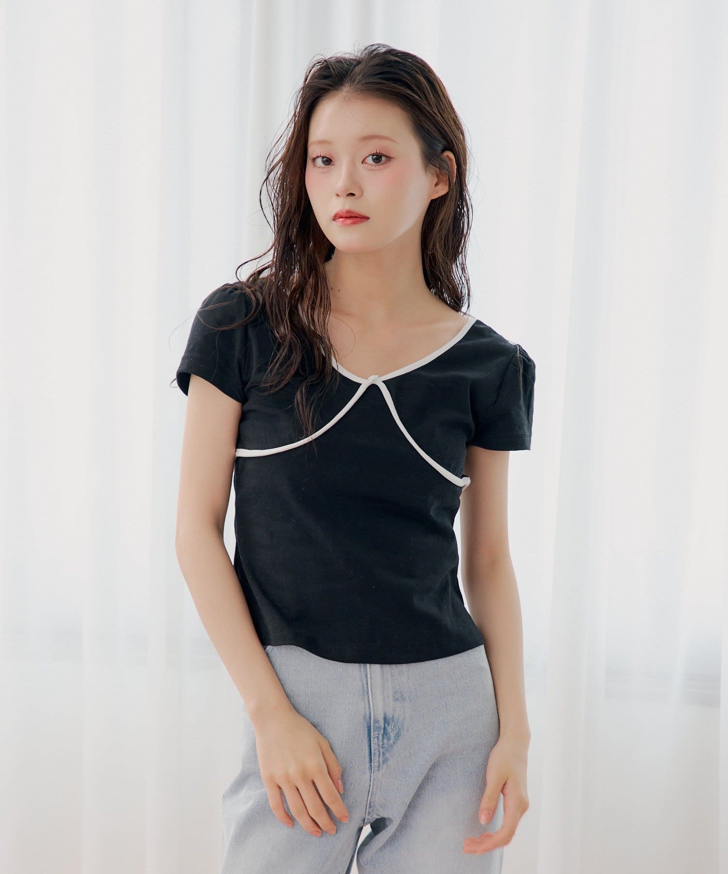 Chico(チコ) バック開きフレンチスリーブトップス