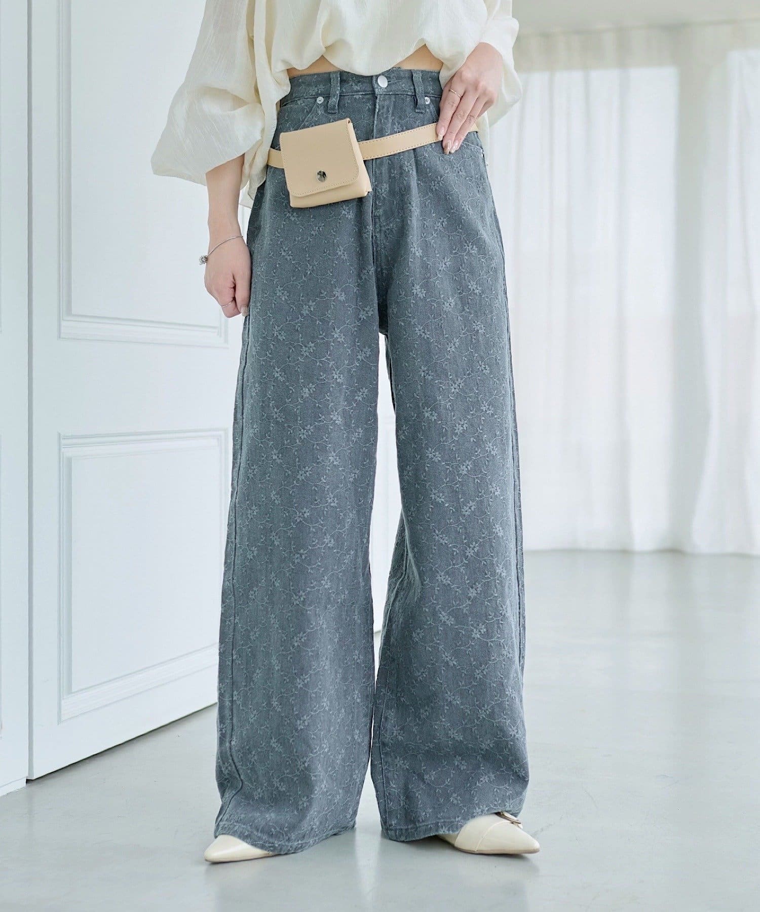 Kastane(カスタネ) 【2サイズ展開/低身長サイズ】ワイドフラワーエンブロイダリーデニム