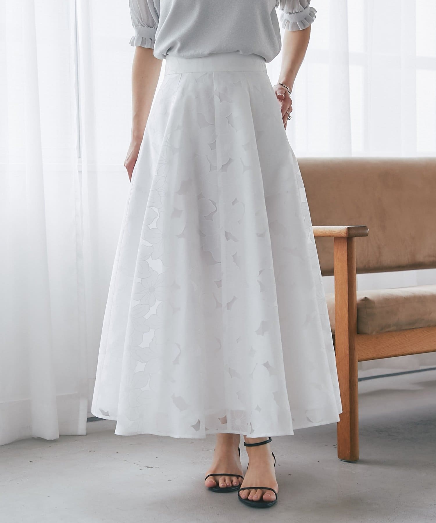 La boutique BonBon(ラブティックボンボン) 【BonBonガールズセレクト】オパール加工お花フレアスカート