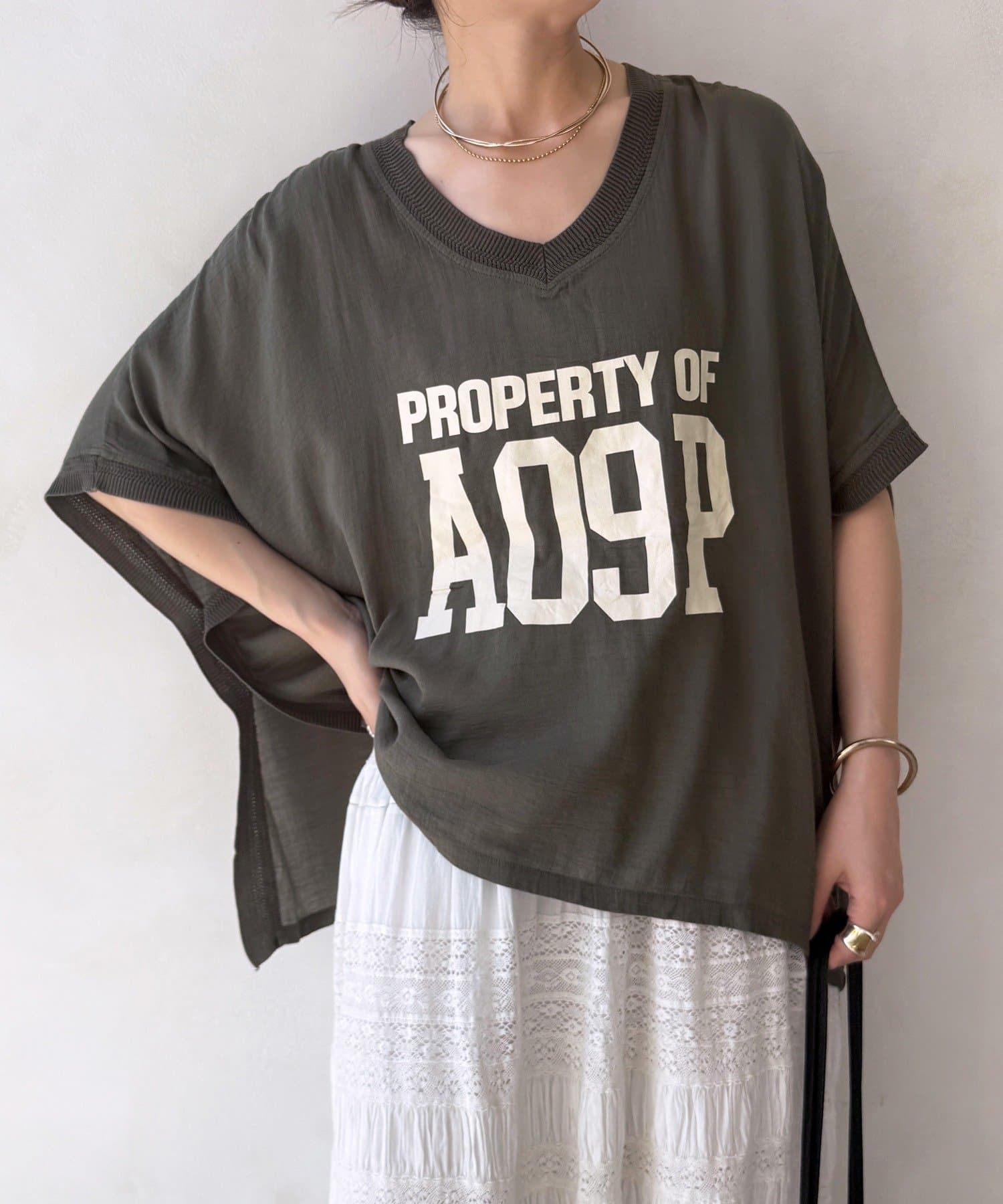 DOUDOU(ドゥドゥ) 【24日 10%OFFで予約スタート！】シアーポンチョロゴTEE