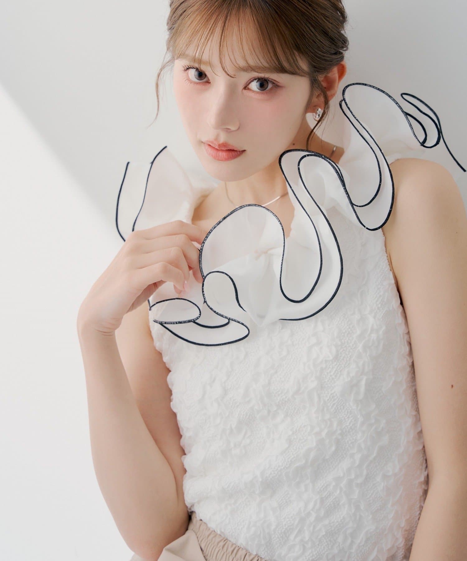 Chico(チコ) 【SALON  by Chico】バイカラーラッフルジャガードタンク