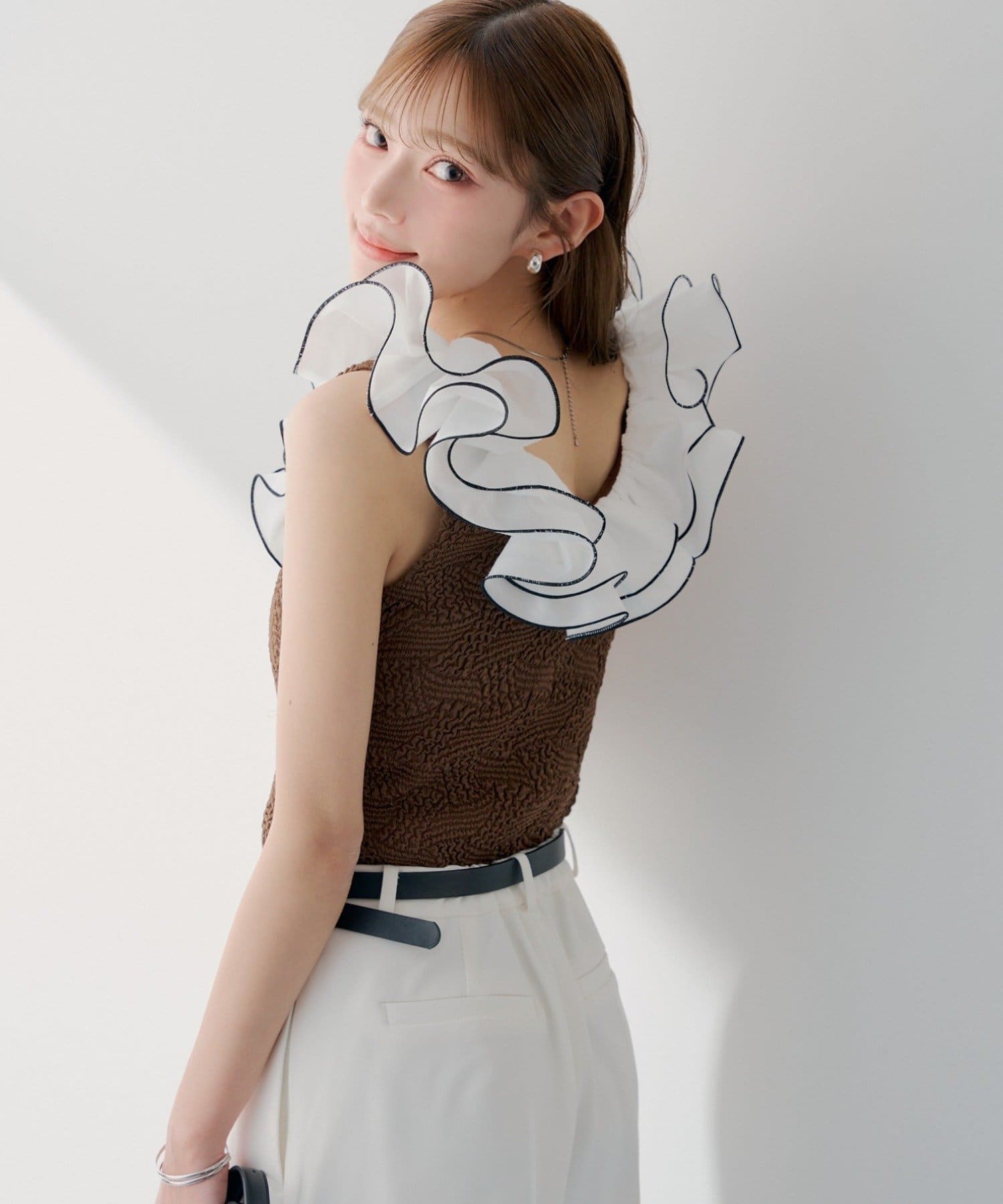 Chico(チコ) 【SALON  by Chico】バイカラーラッフルジャガードタンク