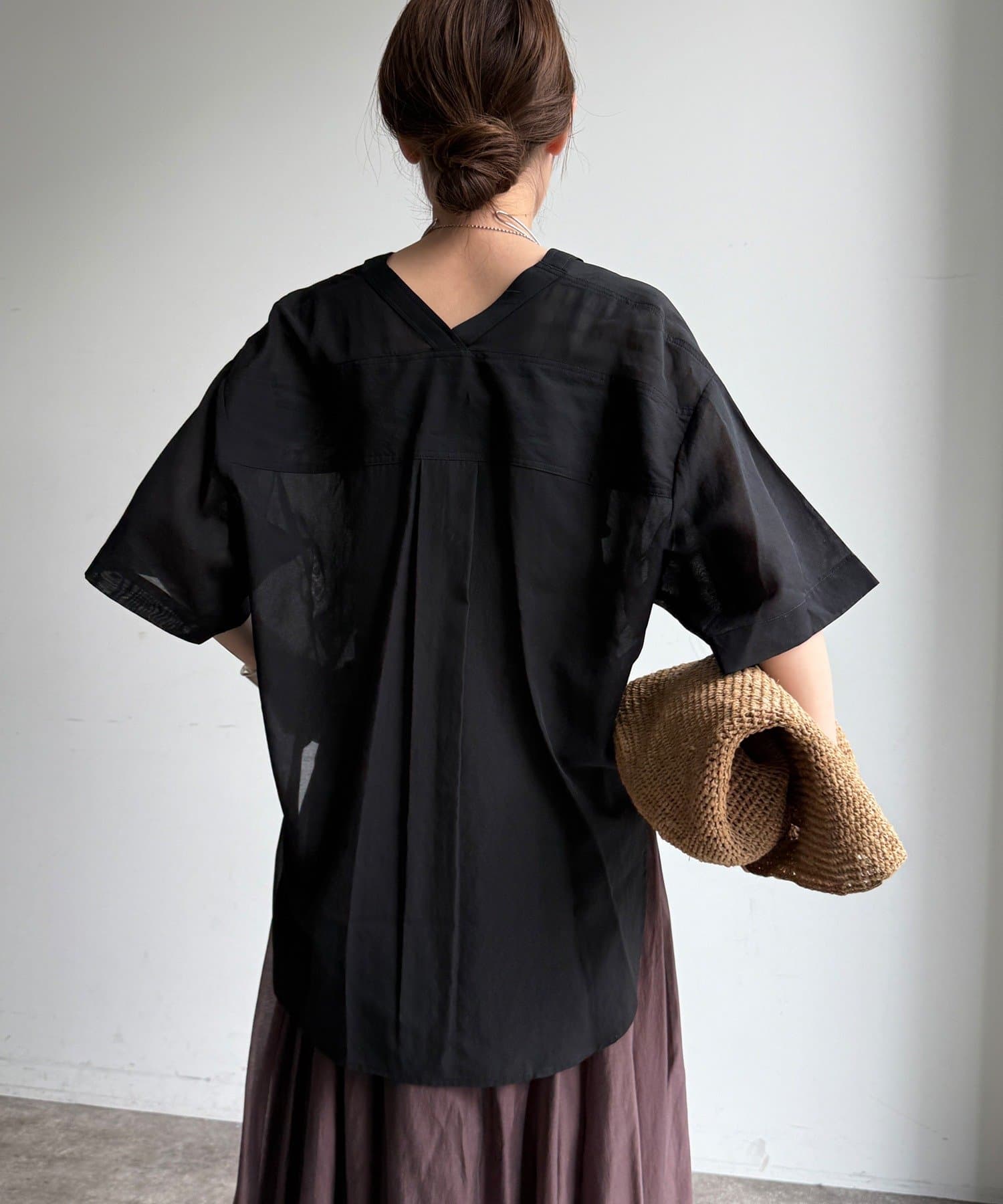 DOUDOU(ドゥドゥ) シャンブレーVVシャツ