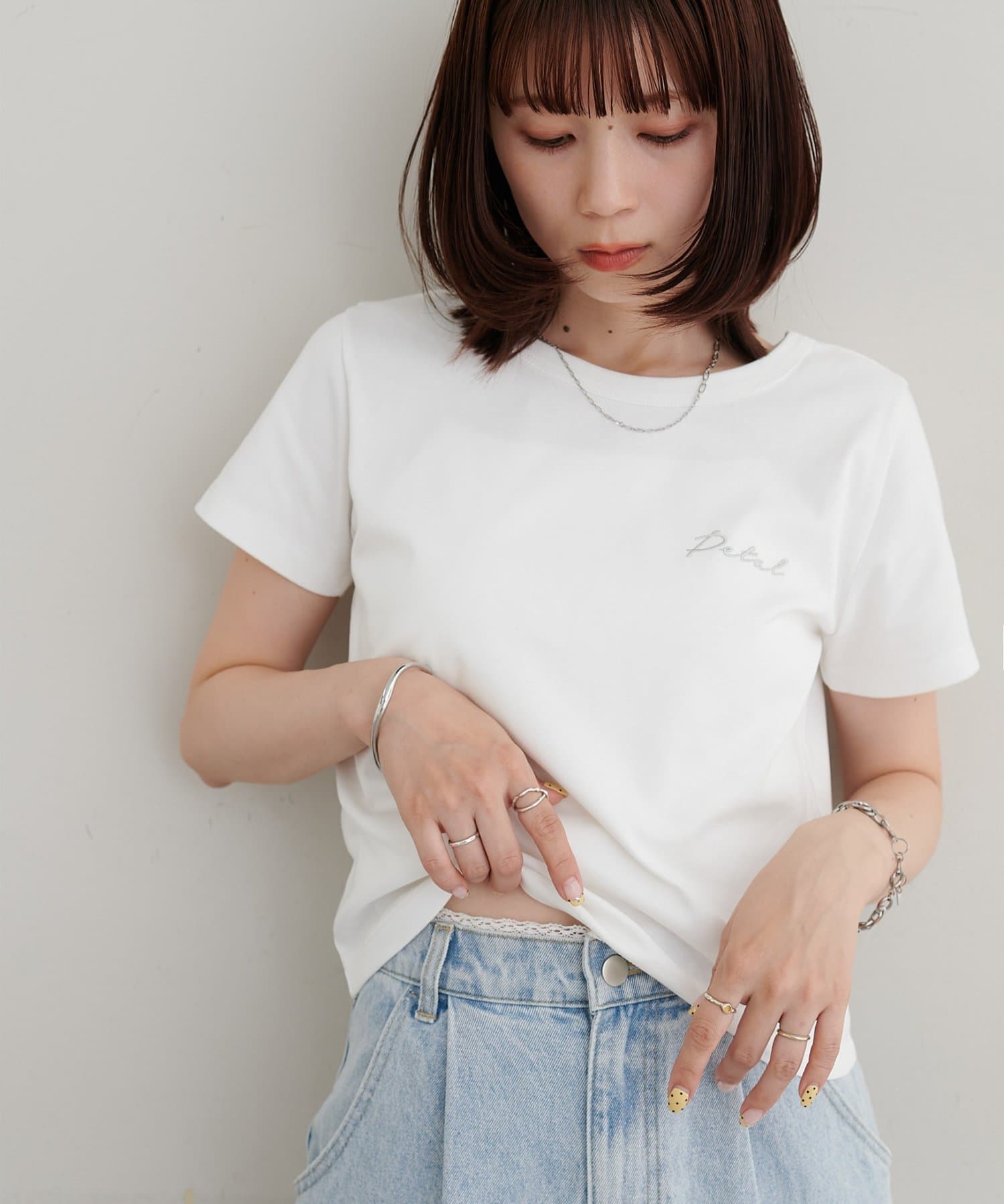 DISCOAT(ディスコート) 【WEB限定】前後2WAYロゴ刺繍ミニTシャツ