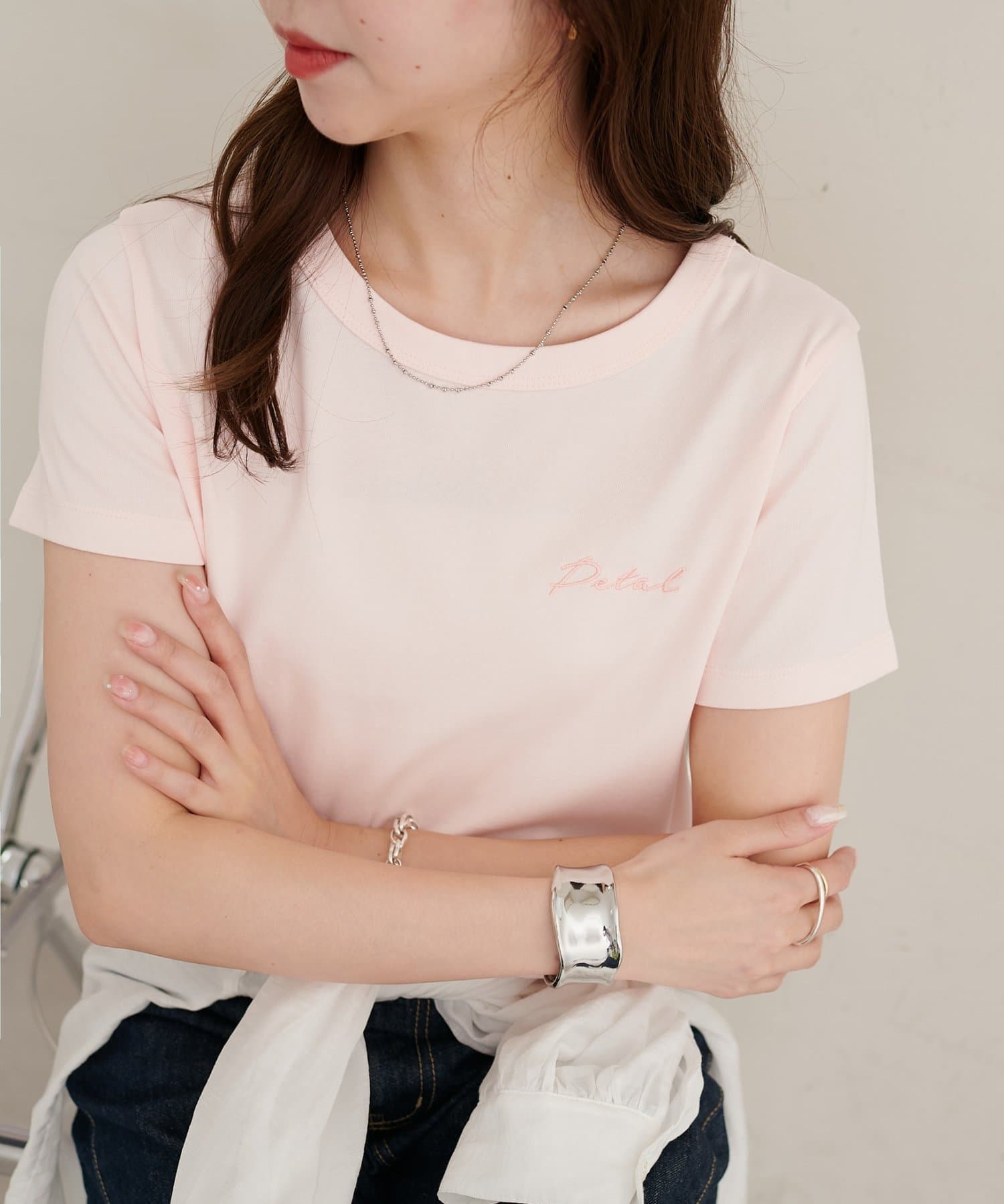 DISCOAT(ディスコート) 【WEB限定】前後2WAYロゴ刺繍ミニTシャツ