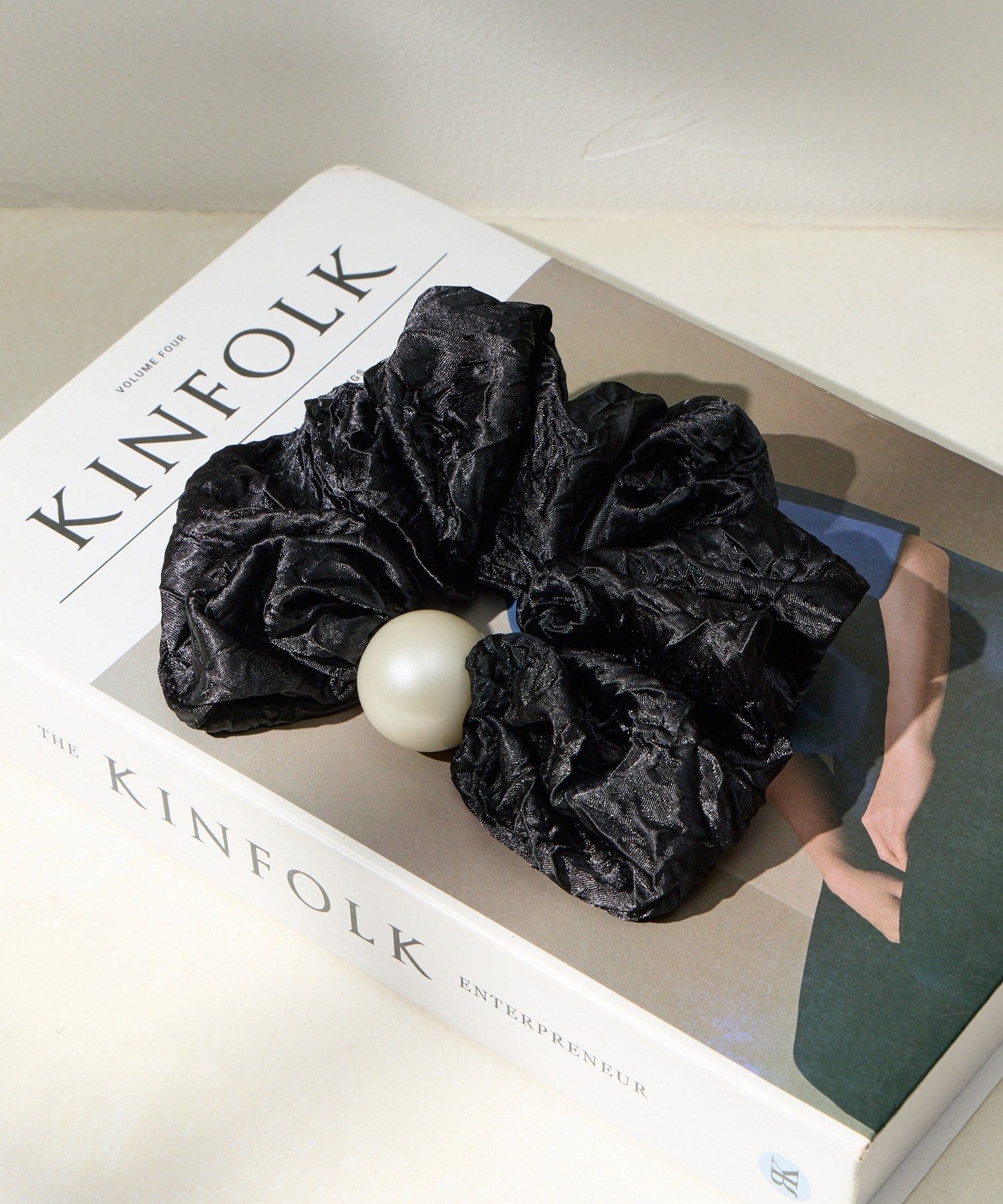 Lattice(ラティス) パール付きサテンシュシュ