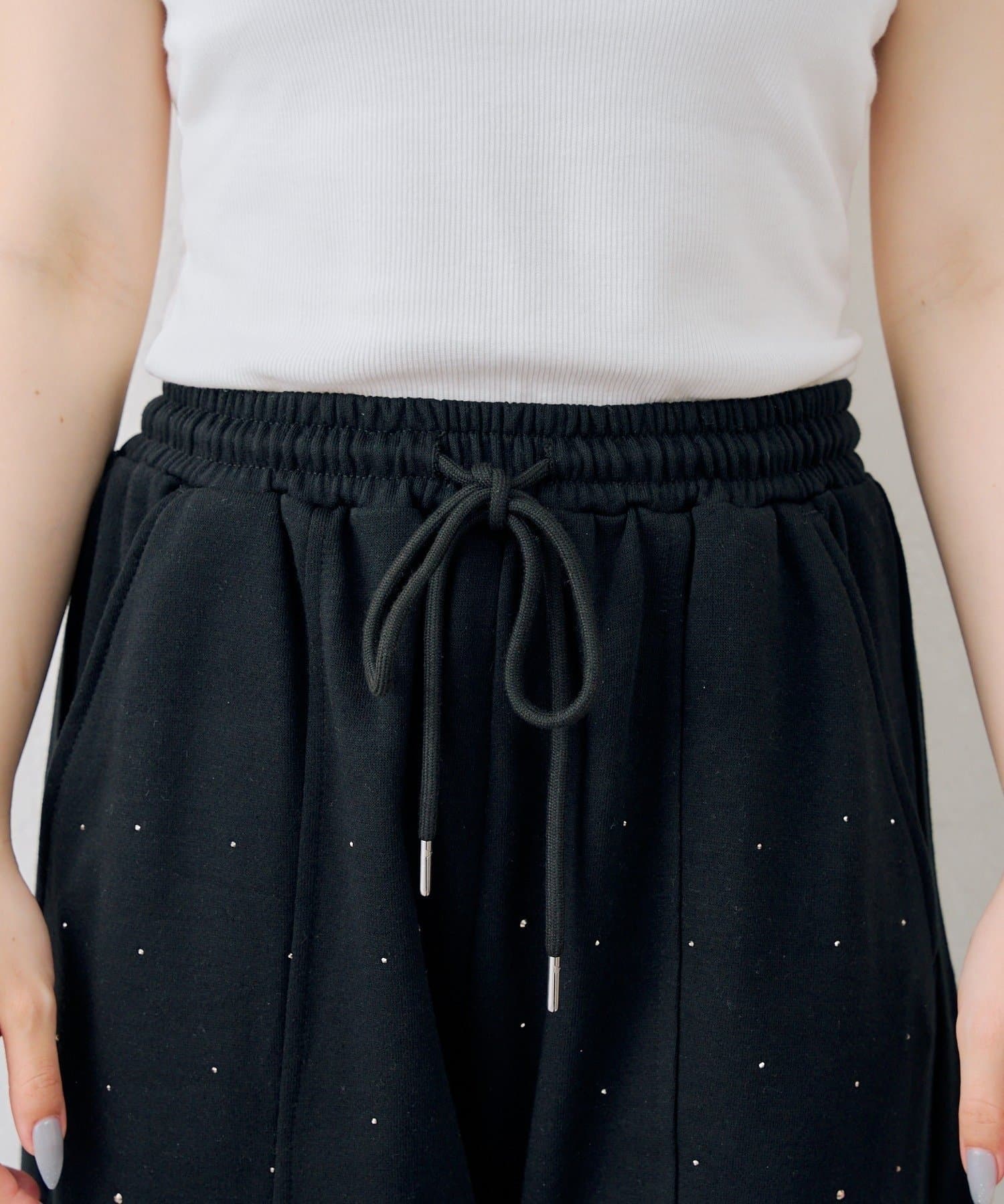 NICE CLAUP / OLIVE des OLIVE OUTLET(ナイスクラップ  / オリーブ デ オリーブ アウトレット) 【ANOTHER BRANCH】ラインストーンワイドスウエット