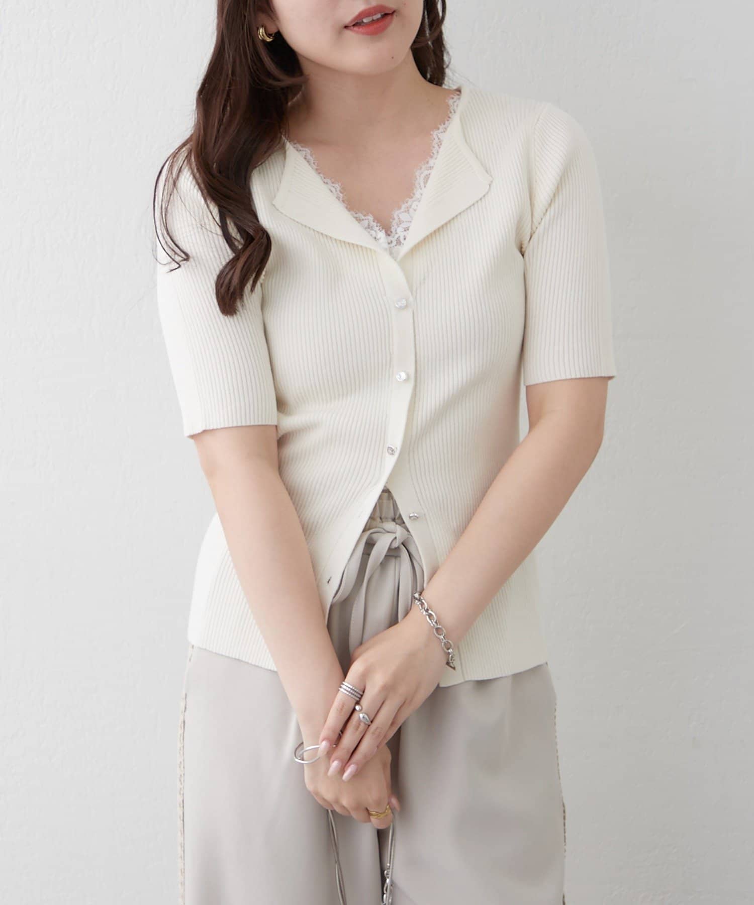 Remind me and forever(リマインドミーアンドフォーエバー) レースドッキングVネックプルオーバー