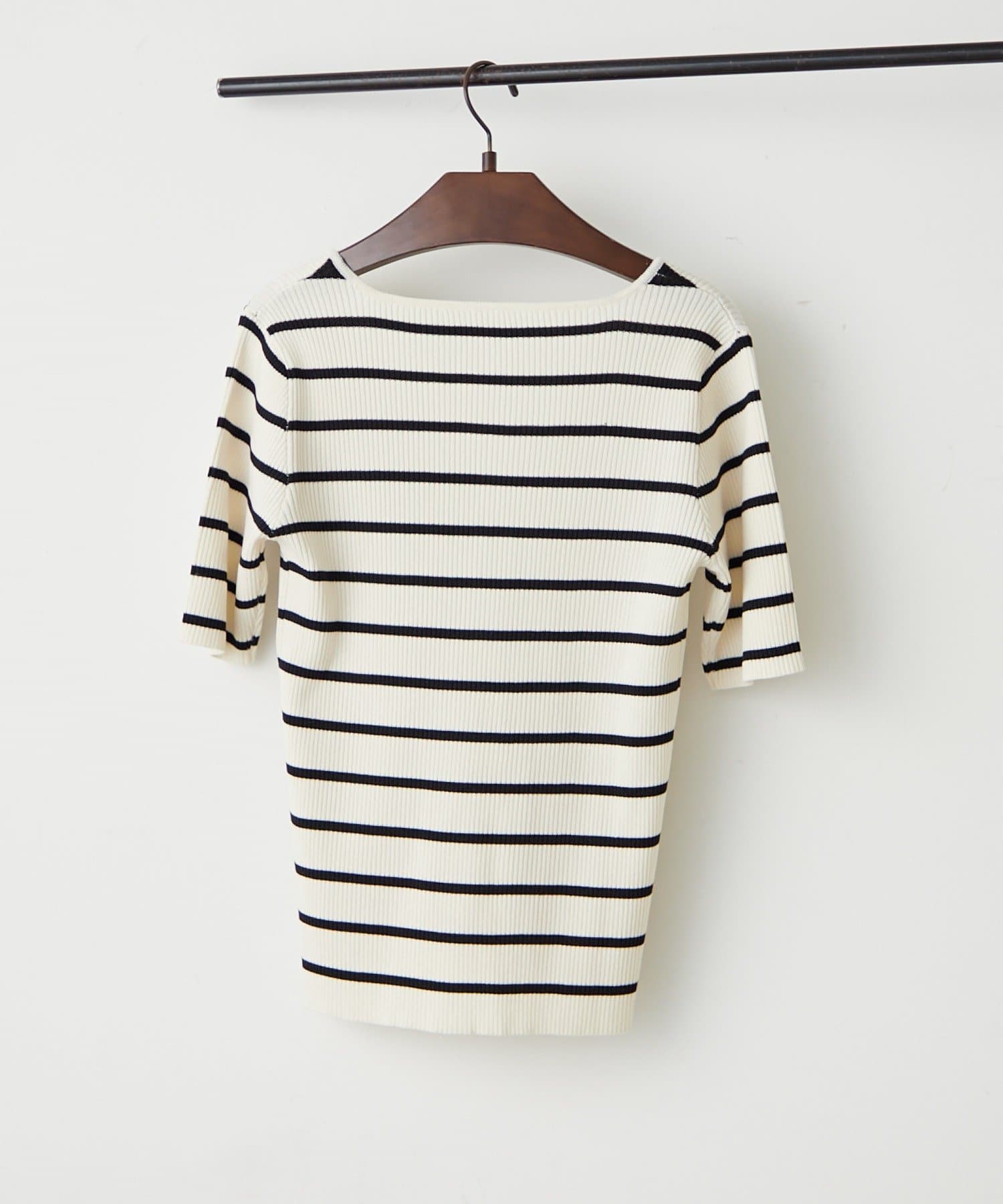 Remind me and forever(リマインドミーアンドフォーエバー) レースドッキングVネックプルオーバー