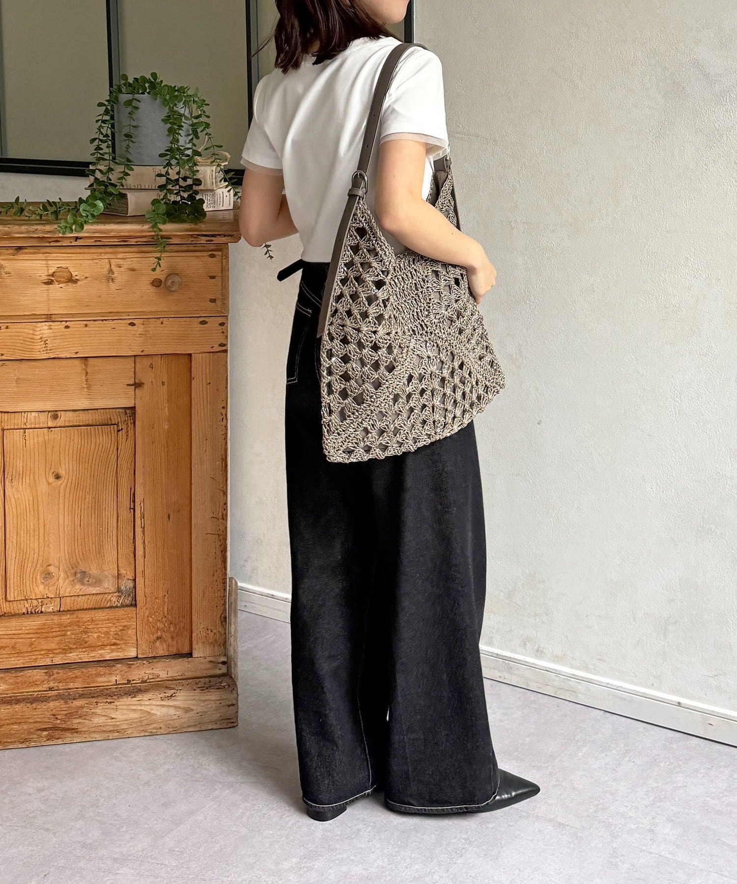 Thevon.(ゼヴォン) 透かし柄ショルダーカゴバッグ