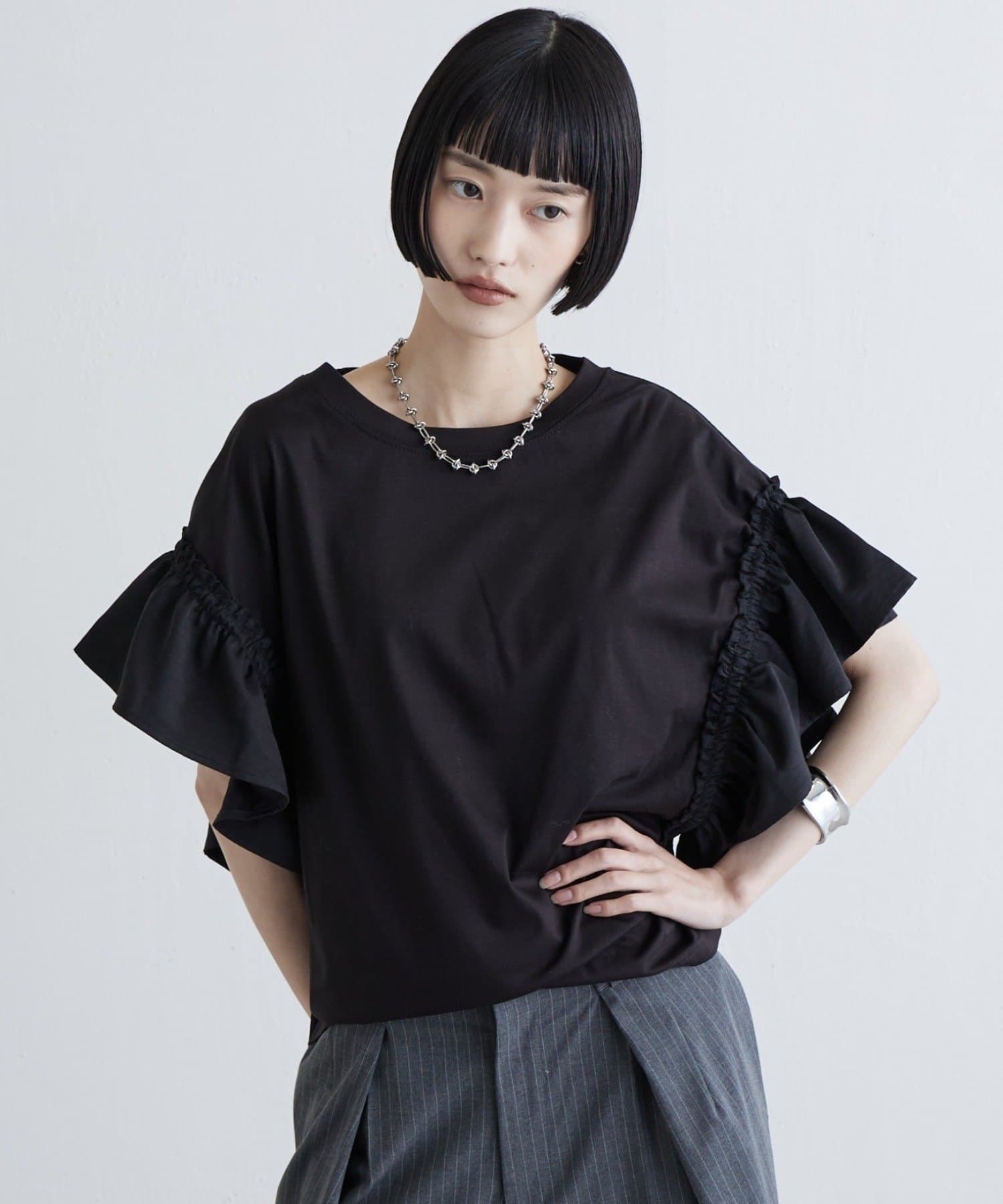 Lui's(ルイス) 袖別布ドロストフリルプルオーバーTシャツ