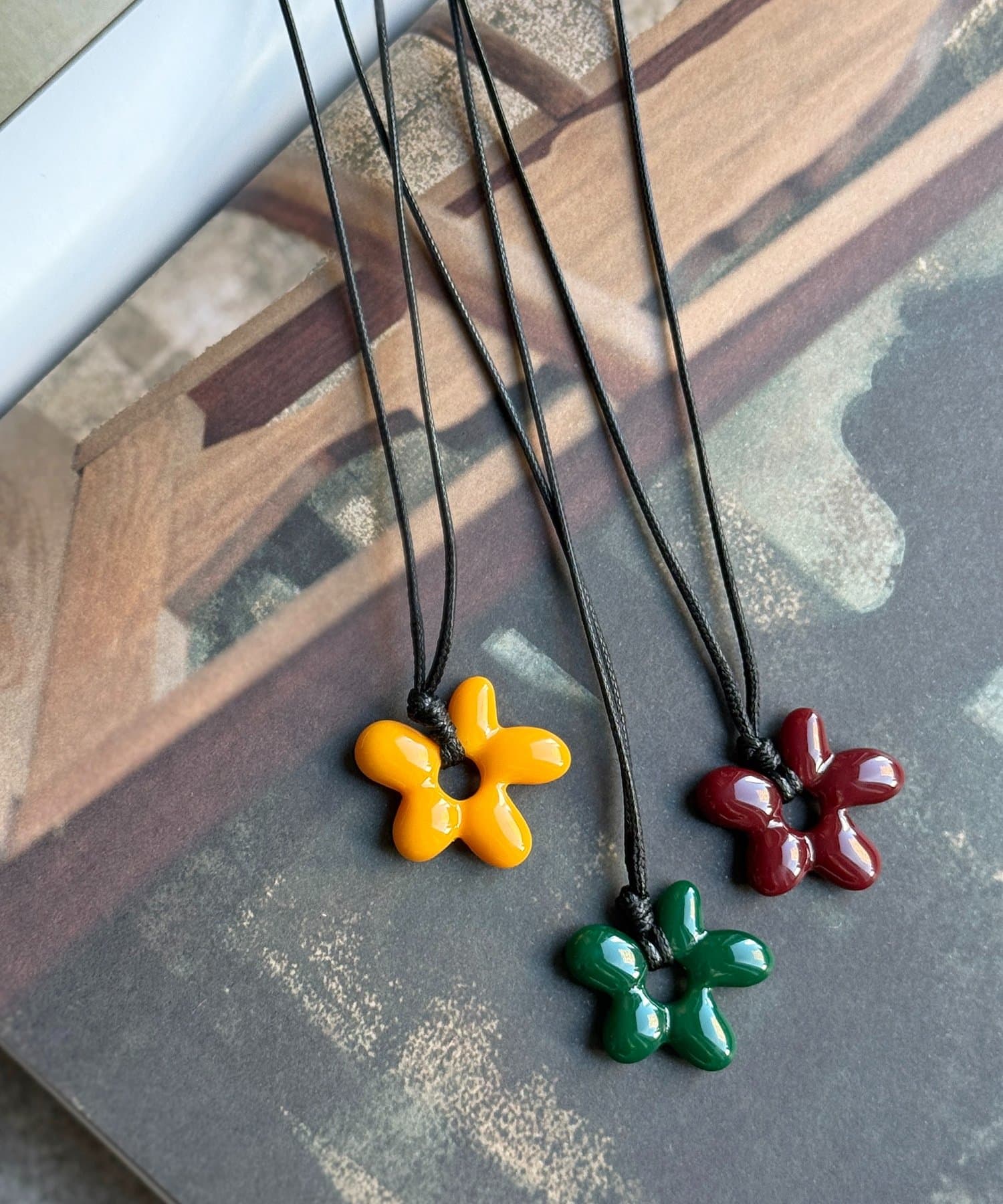 CPCM(シーピーシーエム) お花モチーフネックレス