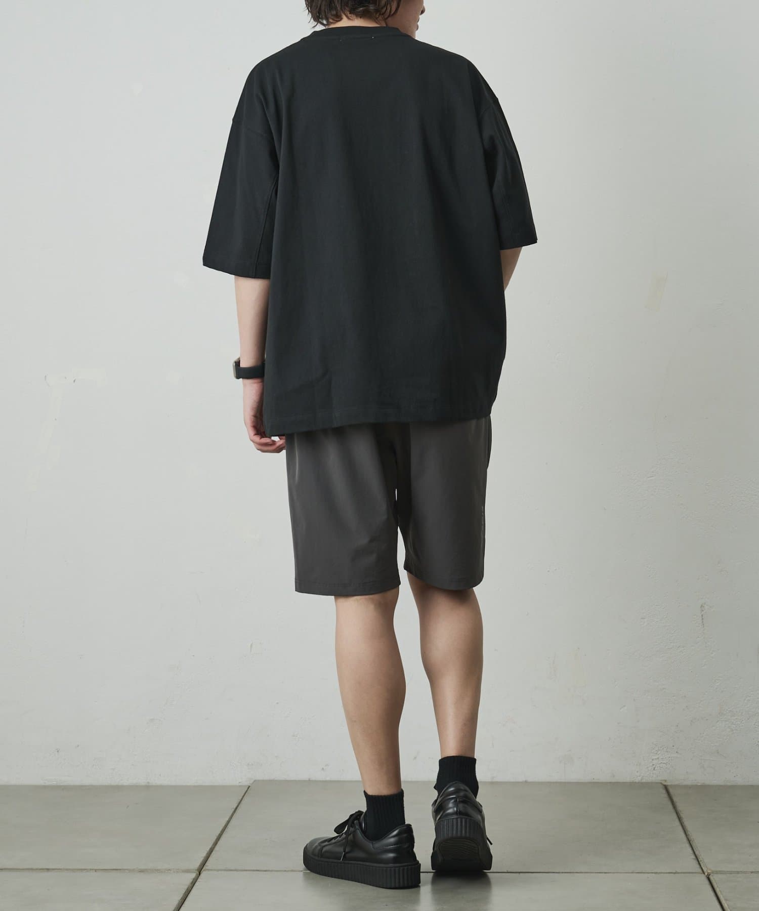 COLONY 2139(コロニー トゥーワンスリーナイン) フロッキープリントTシャツ
