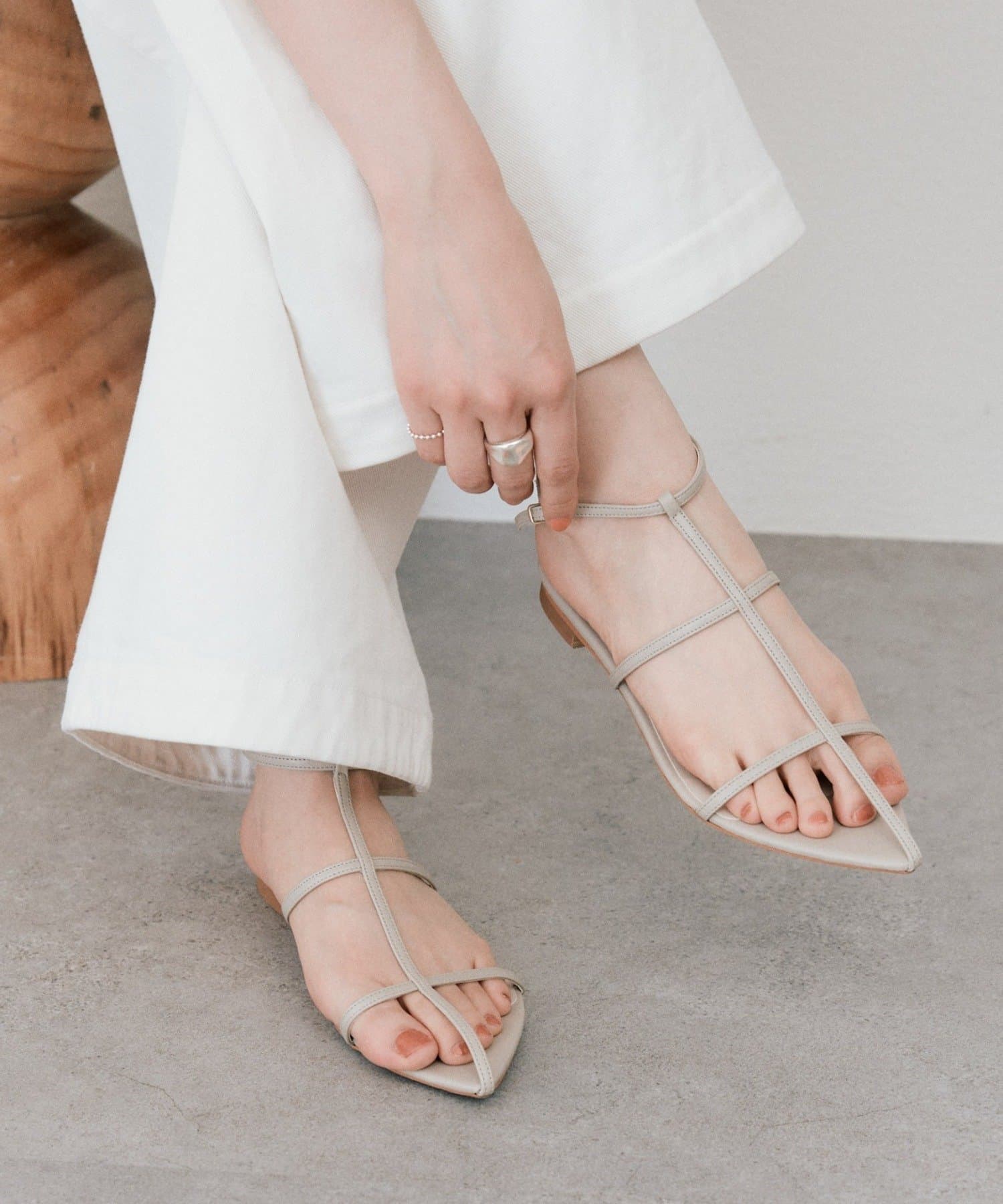 RIVE DROITE(リヴドロワ) 予約【抜け感】ポインテッドラインサンダル