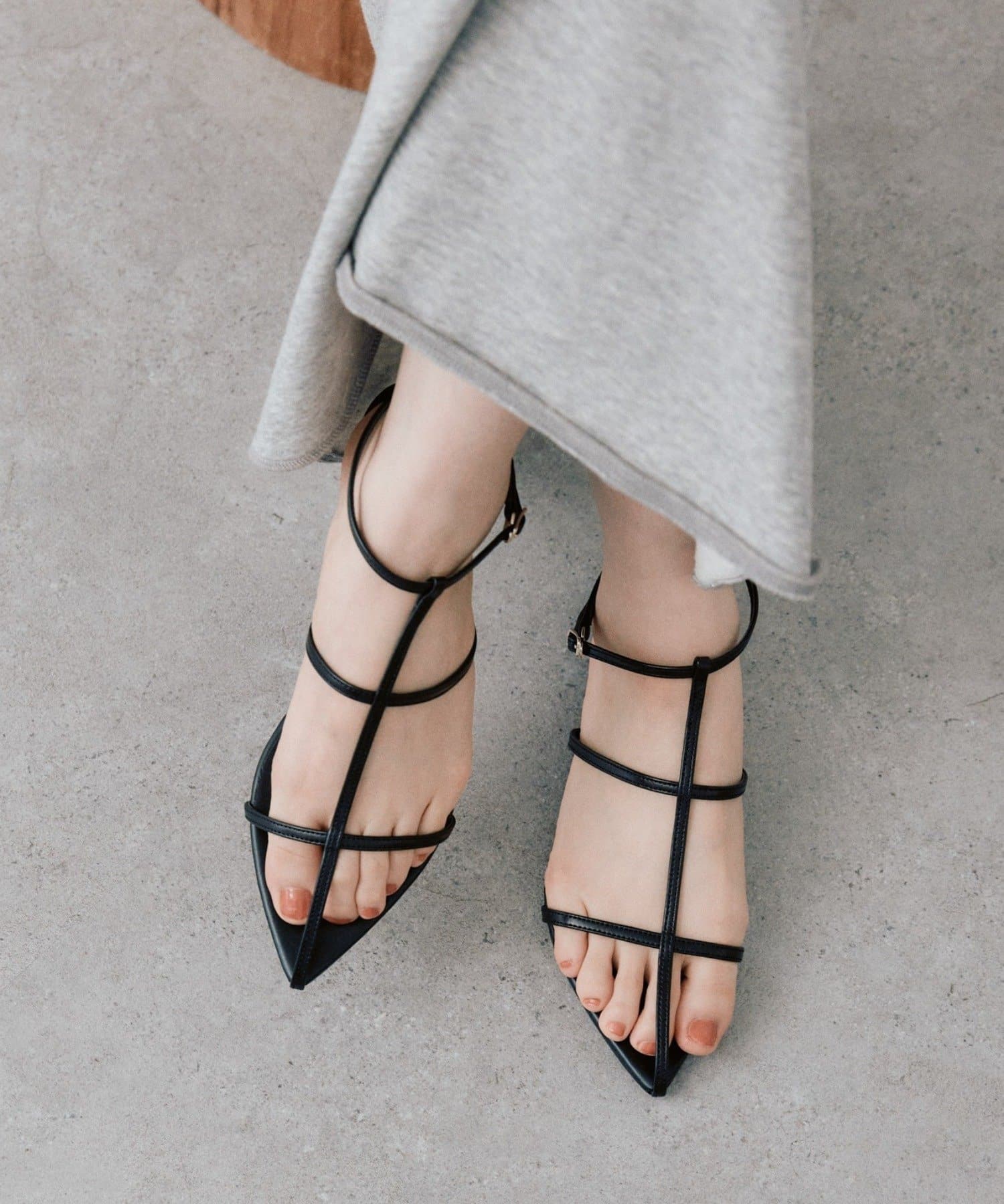 RIVE DROITE(リヴドロワ) 予約【抜け感】ポインテッドラインサンダル