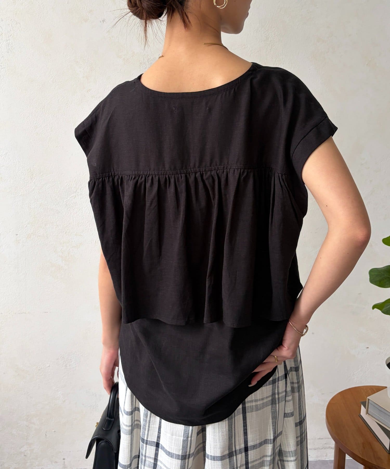 Chez toi(シェトワ) バックフリルスキッパーブラウス