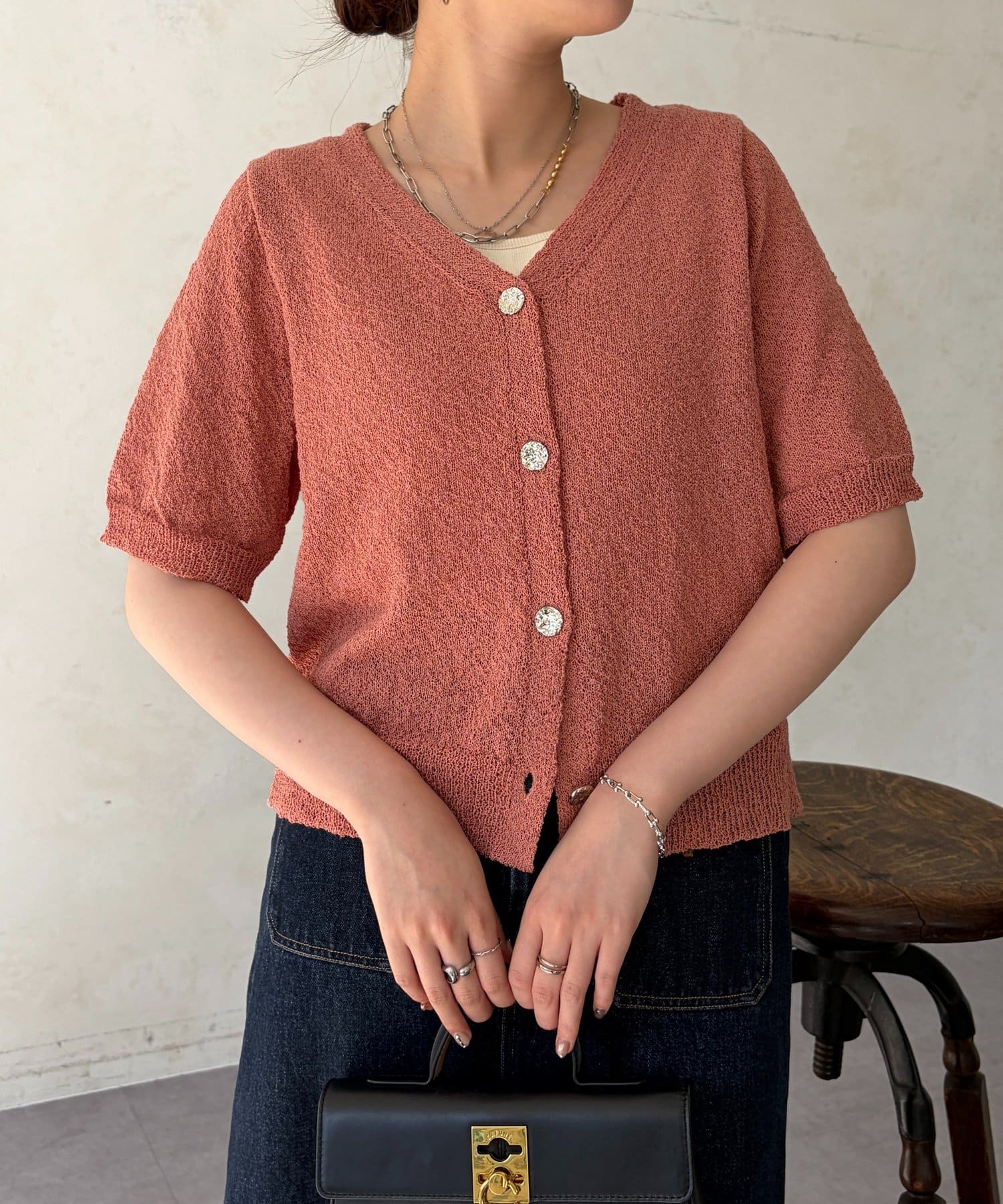 Chez toi(シェトワ) ニュアンスボタン5分袖ニットプルオーバー