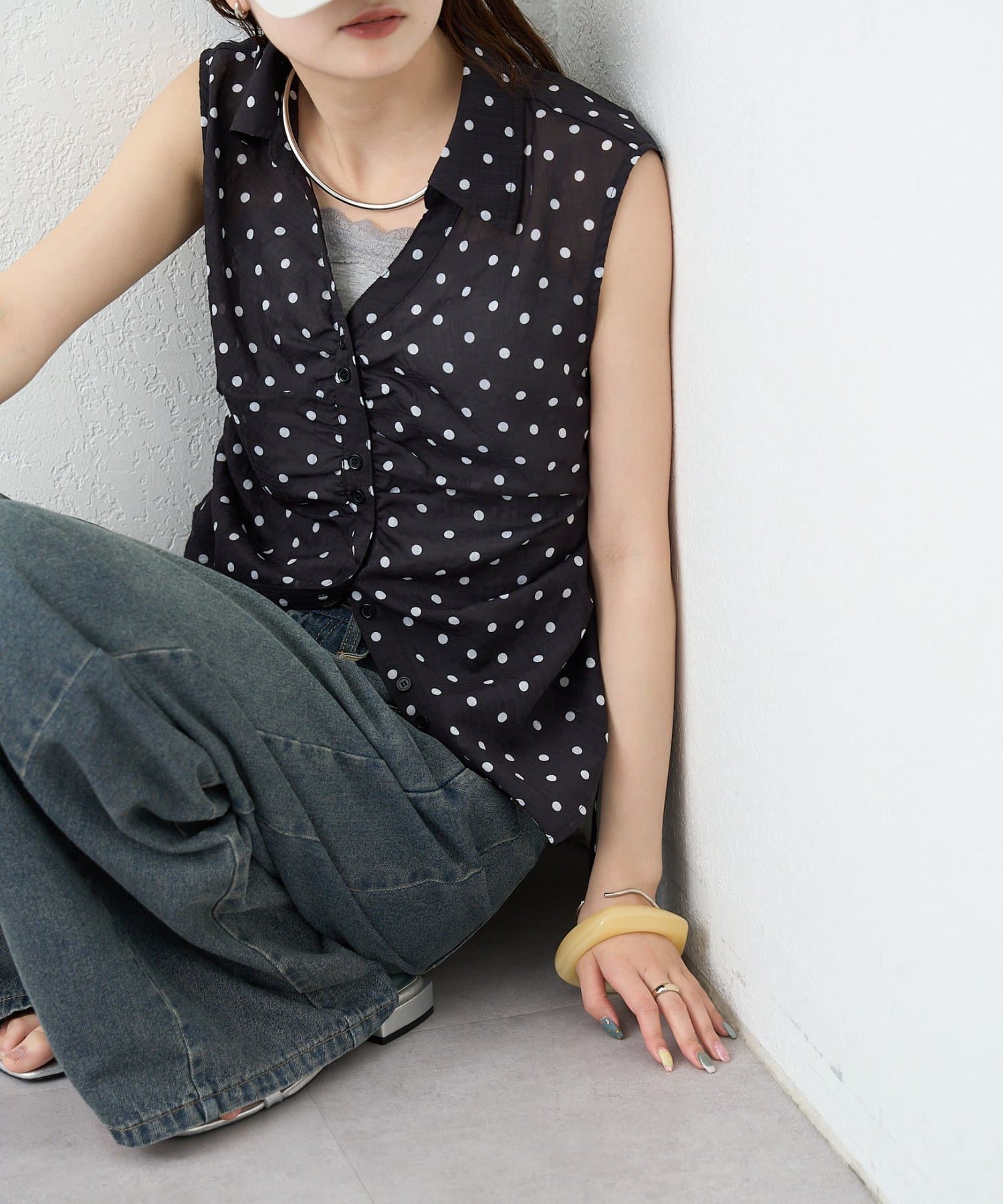 mystic(ミスティック) 襟付きサイドギャザーシェイプシャツ