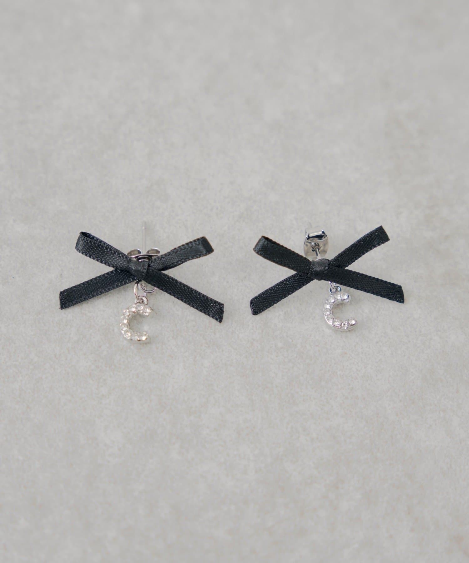 Chico(チコ) ビジューロゴリボンピアス