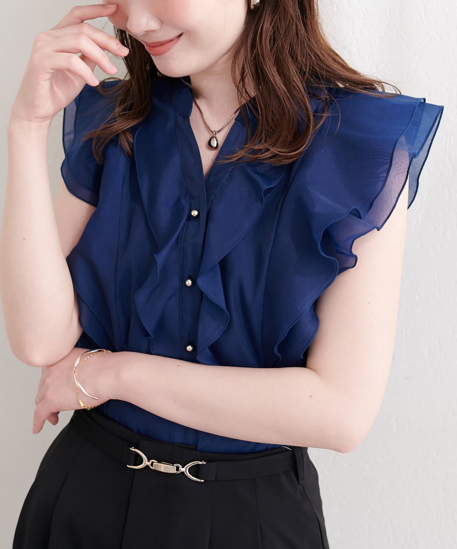 natural couture(ナチュラルクチュール) シアープリントラッフルブラウス