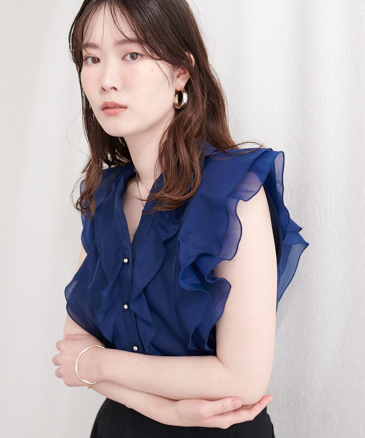 natural couture(ナチュラルクチュール) シアープリントラッフルブラウス