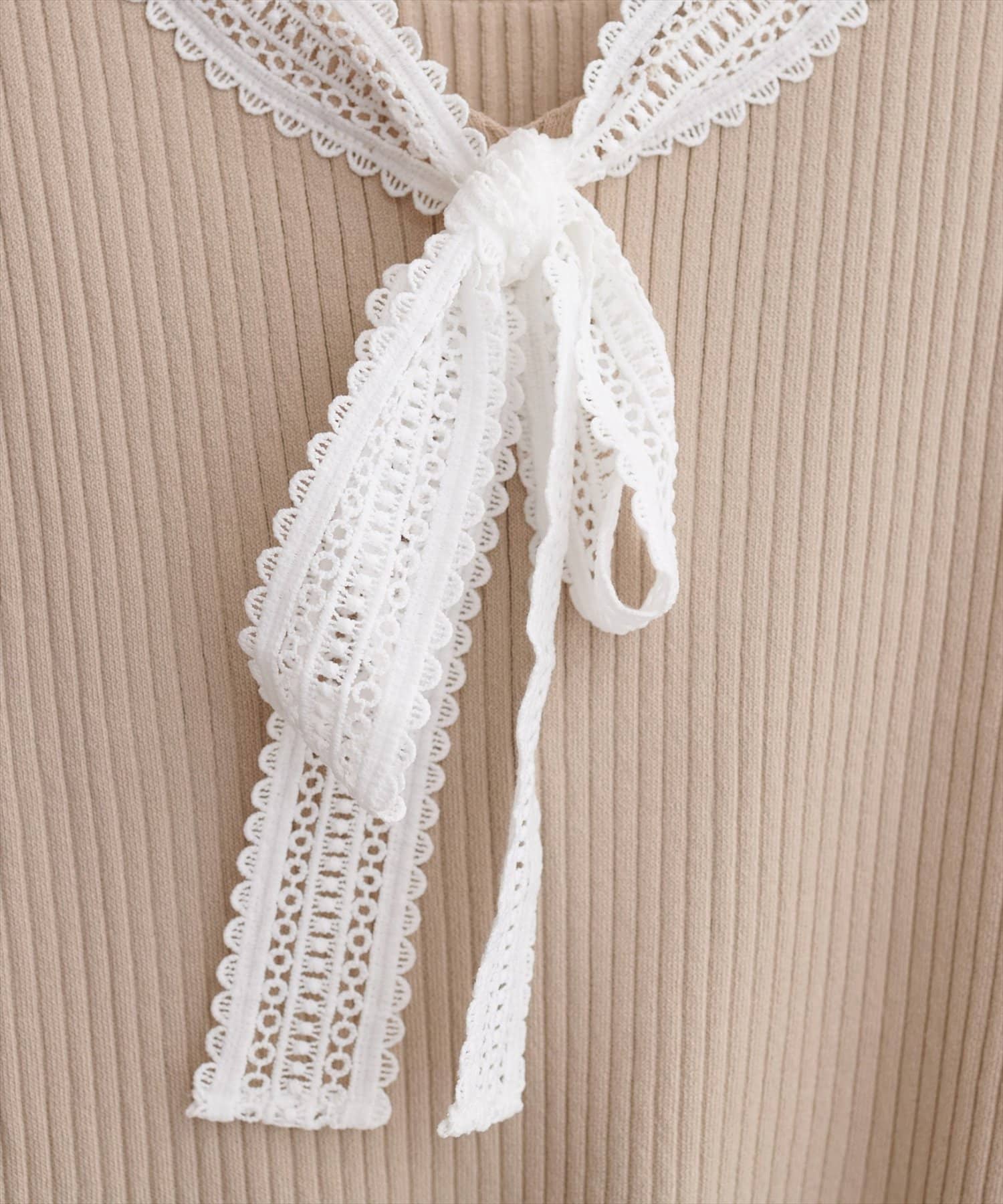 natural couture(ナチュラルクチュール) レースタイノースリニット