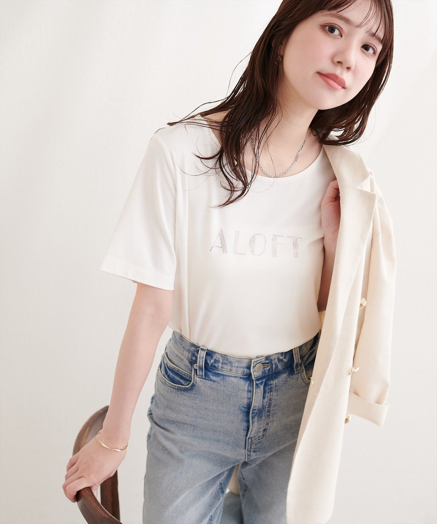 natural couture(ナチュラルクチュール) ラインストーンロゴ半袖Ｔシャツ