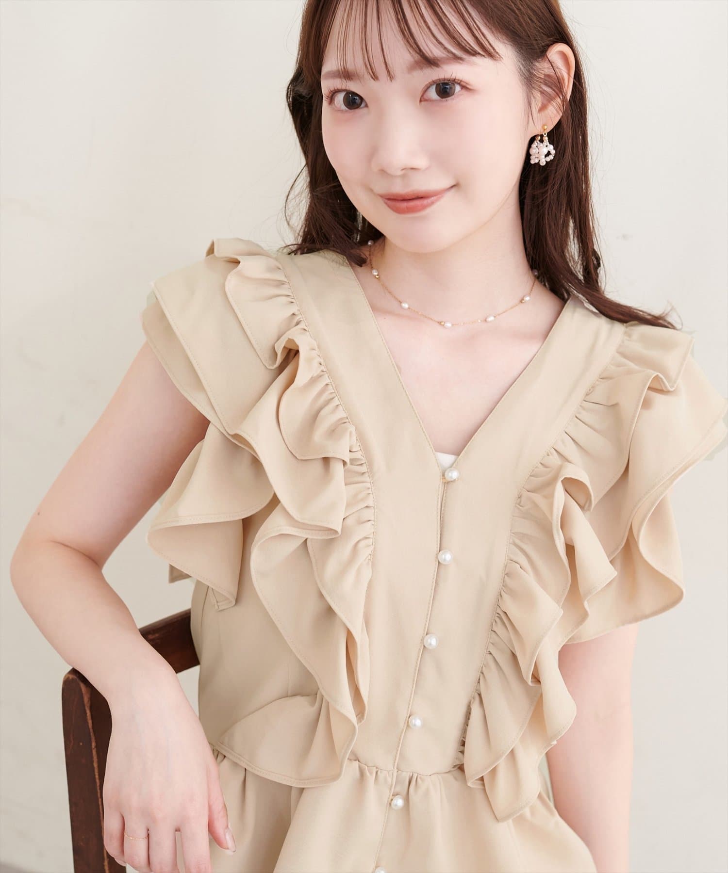 natural couture(ナチュラルクチュール) 〈Erikoコラボ〉ラッフルフリルペプラムブラウス