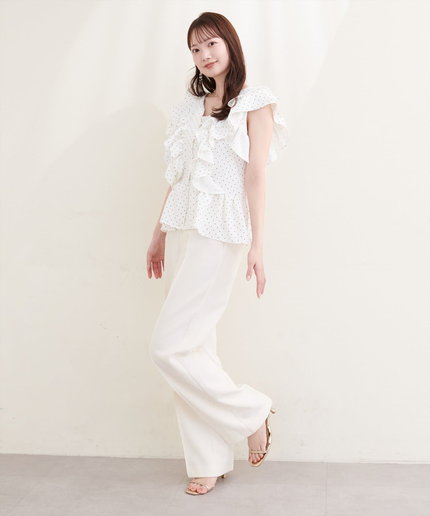 natural couture(ナチュラルクチュール) 〈Erikoコラボ〉ラッフルフリルペプラムブラウス