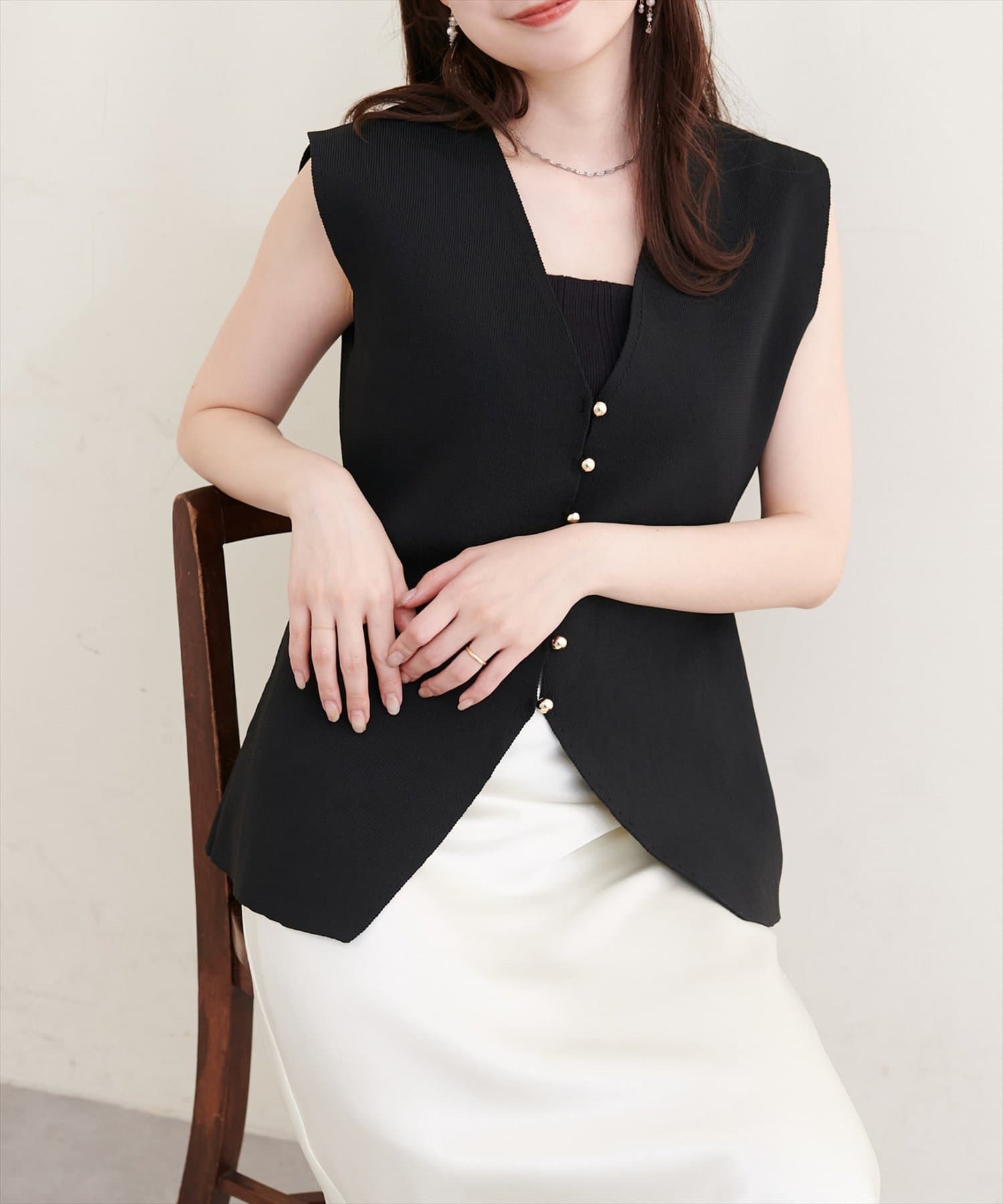 natural couture(ナチュラルクチュール) 〈Erikoコラボ〉ゴールド釦ニットベスト