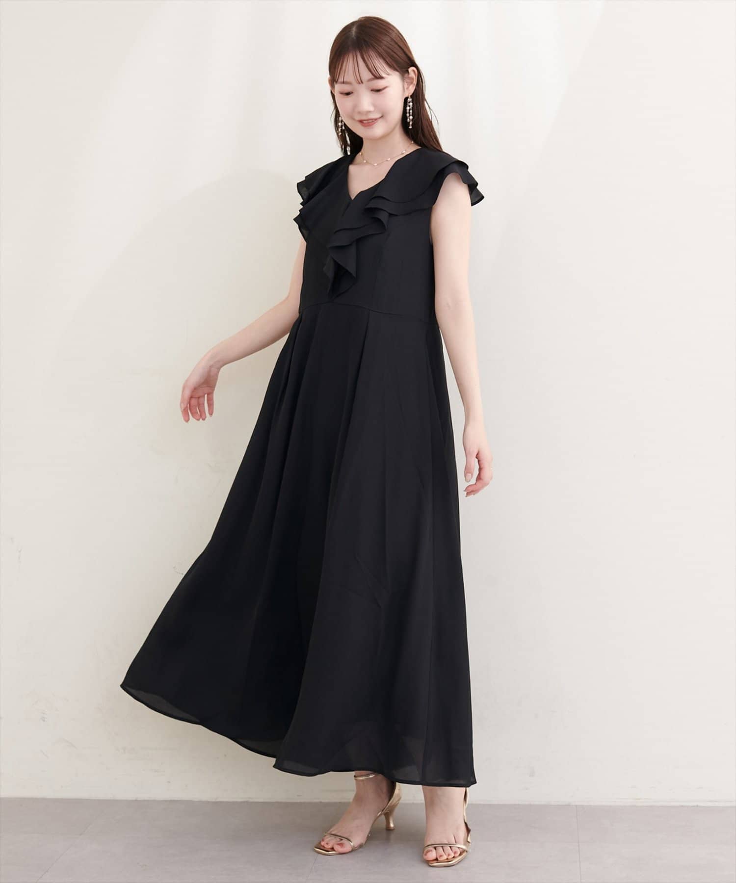 natural couture(ナチュラルクチュール) 〈Erikoコラボ〉フリルカラーノースリワンピース