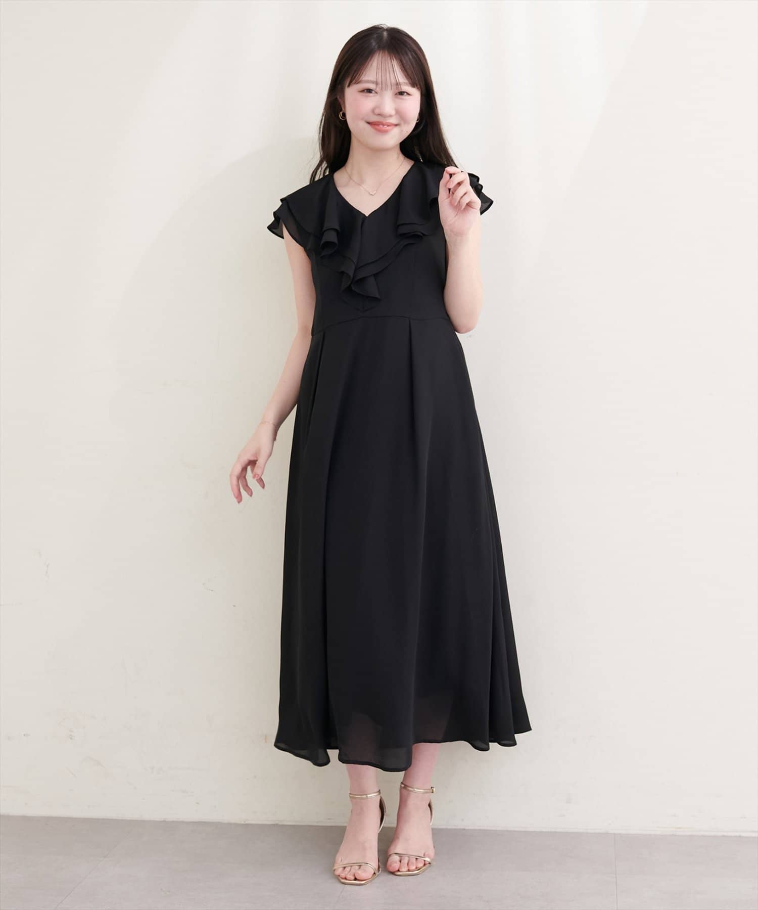 natural couture(ナチュラルクチュール) 〈Erikoコラボ〉フリルカラーノースリワンピース