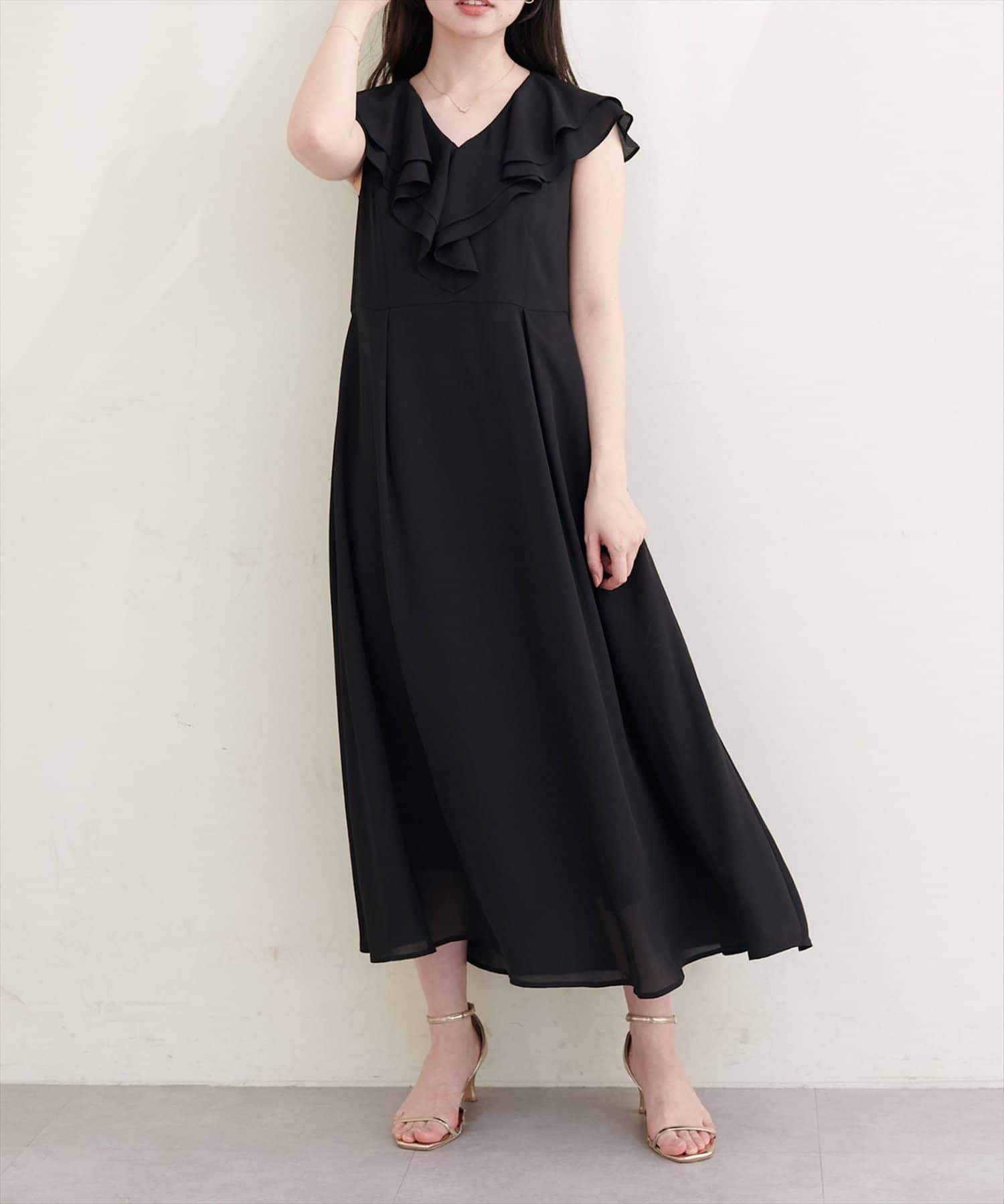 natural couture(ナチュラルクチュール) 〈Erikoコラボ〉フリルカラーノースリワンピース