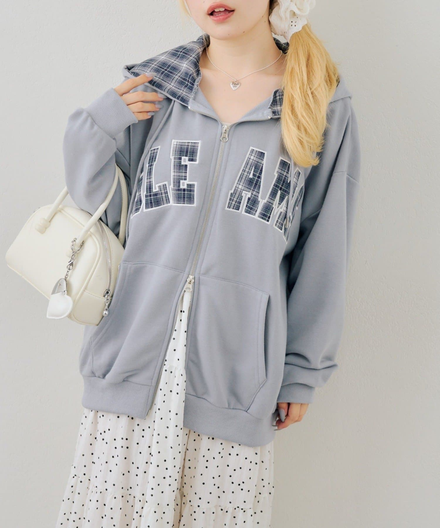 NICE CLAUP / OLIVE des OLIVE OUTLET(ナイスクラップ  / オリーブ デ オリーブ アウトレット) 【ANOTHER BRANCH】配色BIGロゴZIPパーカー