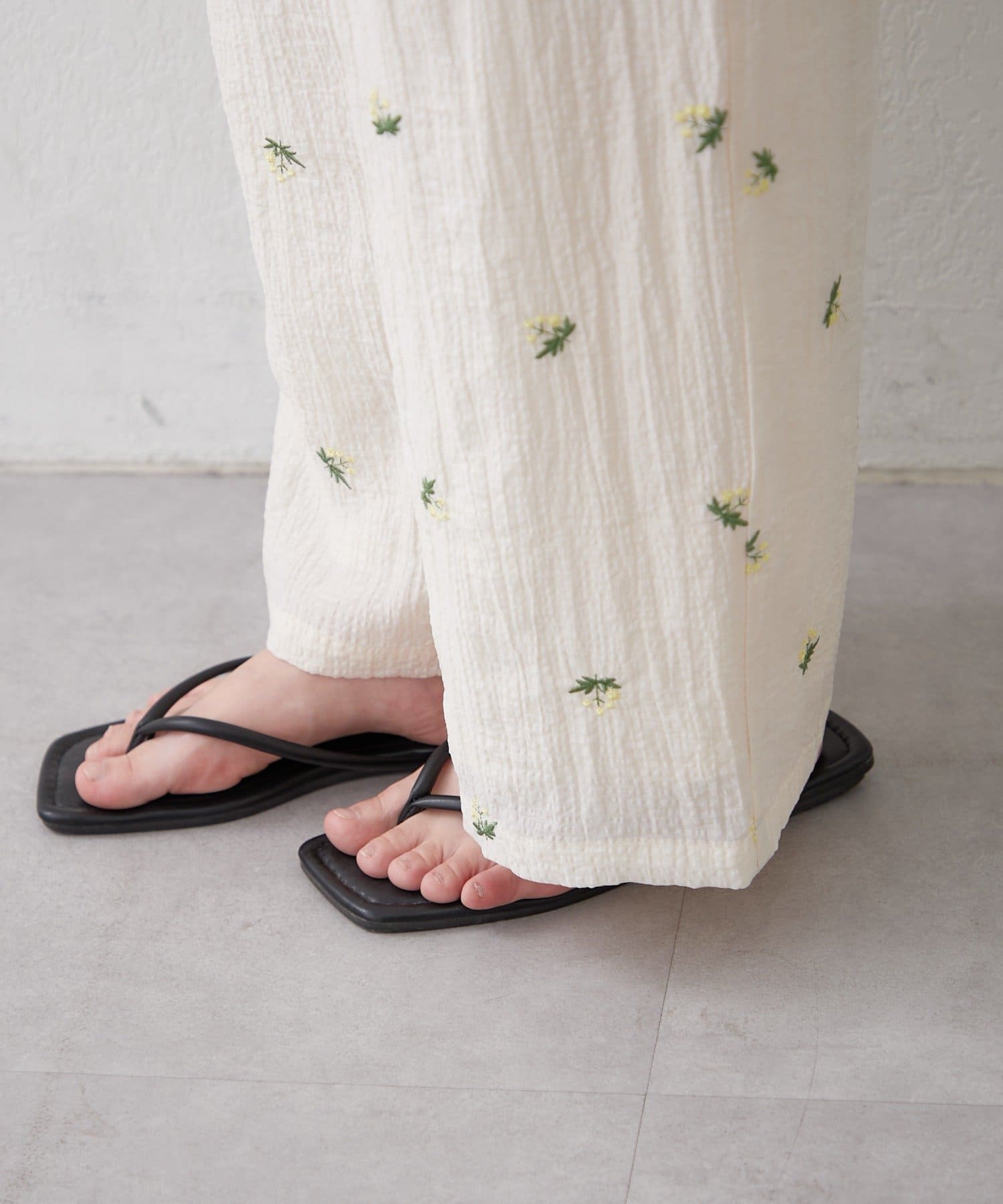 Remind me and forever(リマインドミーアンドフォーエバー) 【セットアップ対応】フラワー刺繍イージーパンツ