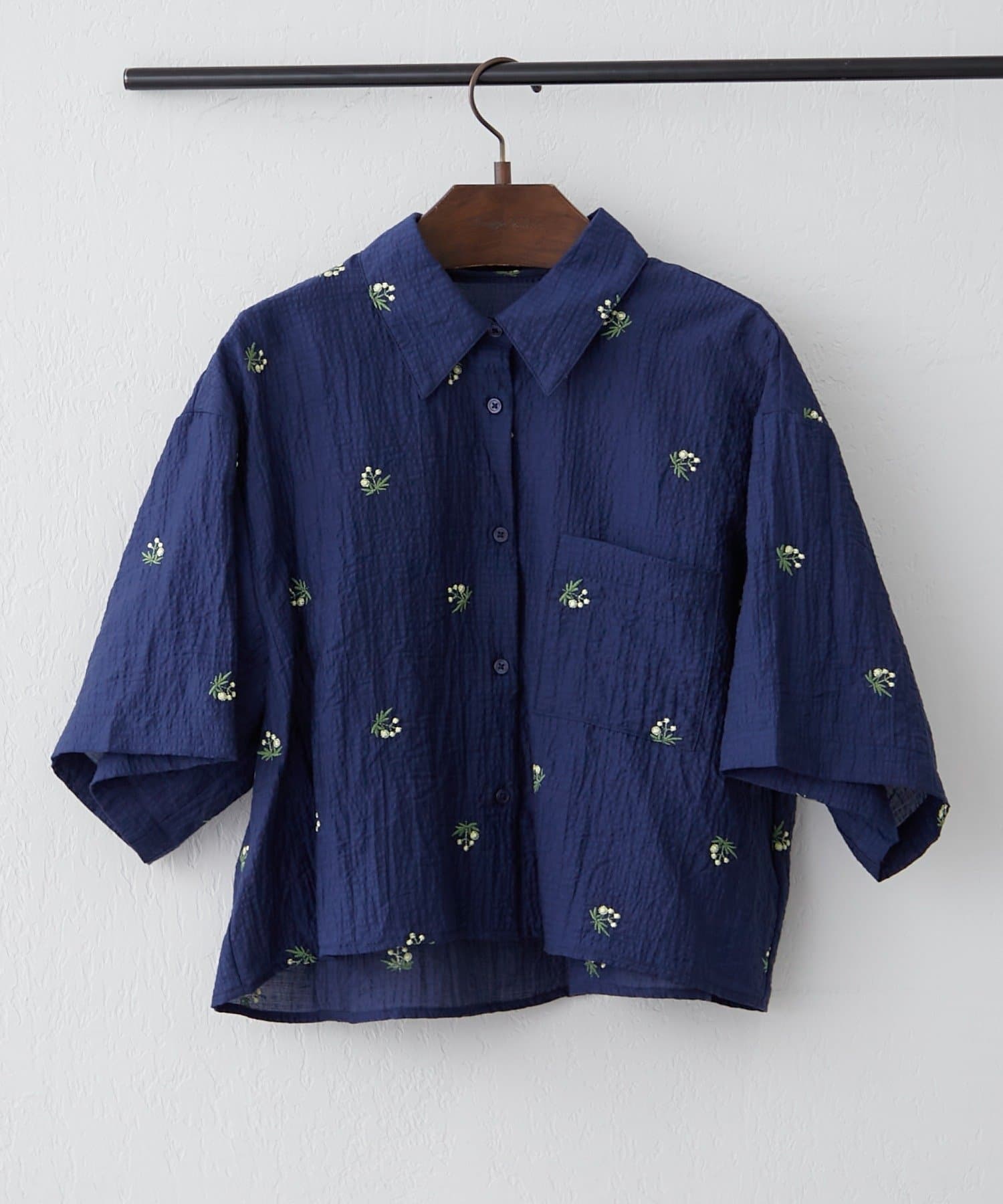 Remind me and forever(リマインドミーアンドフォーエバー) 【セットアップ対応】フラワー刺繍ショート丈ブラウス