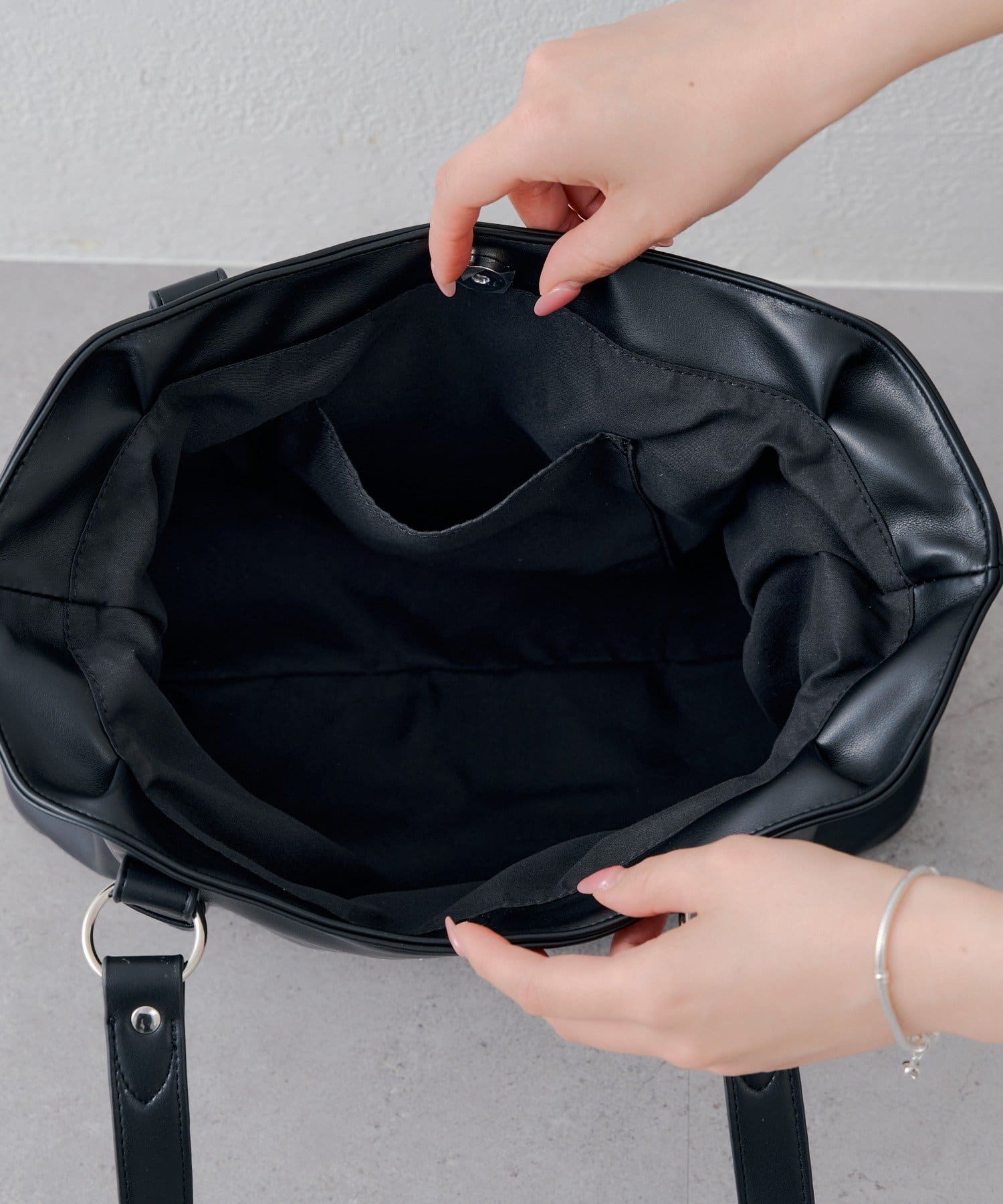 Chico(チコ) プレートロゴデザイントートバッグ