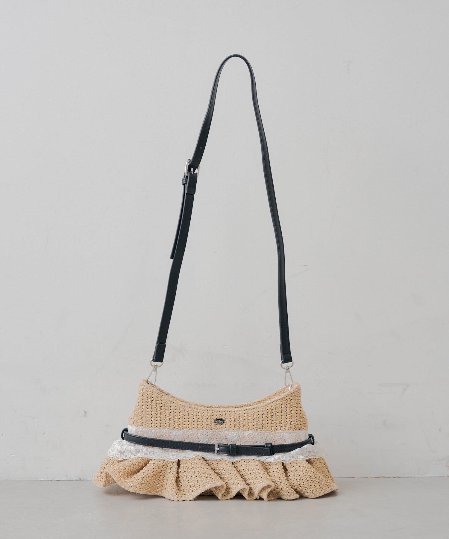 Chico(チコ) フリルデザインショルダーバッグ